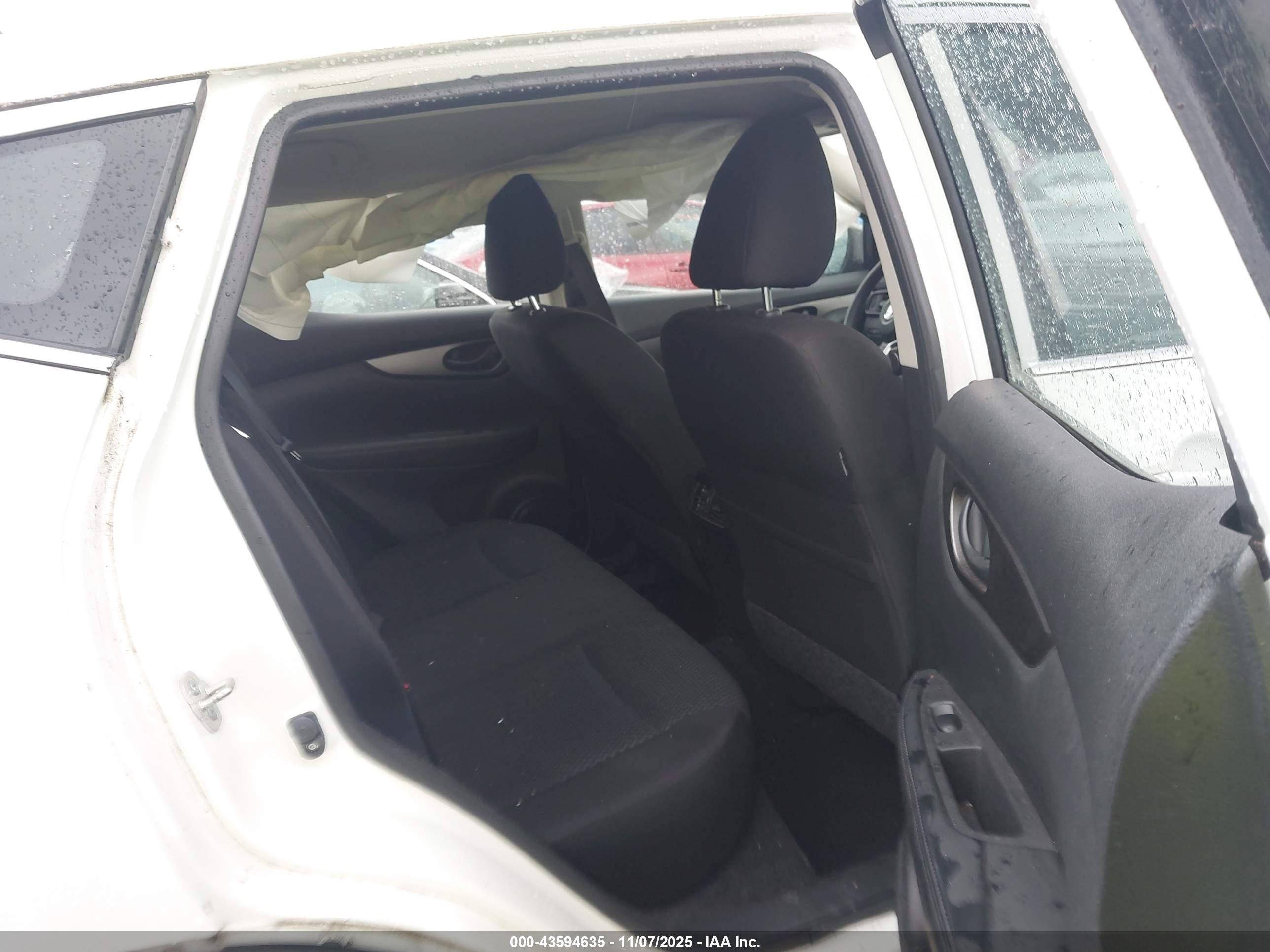 NISSAN ROGUE image 8