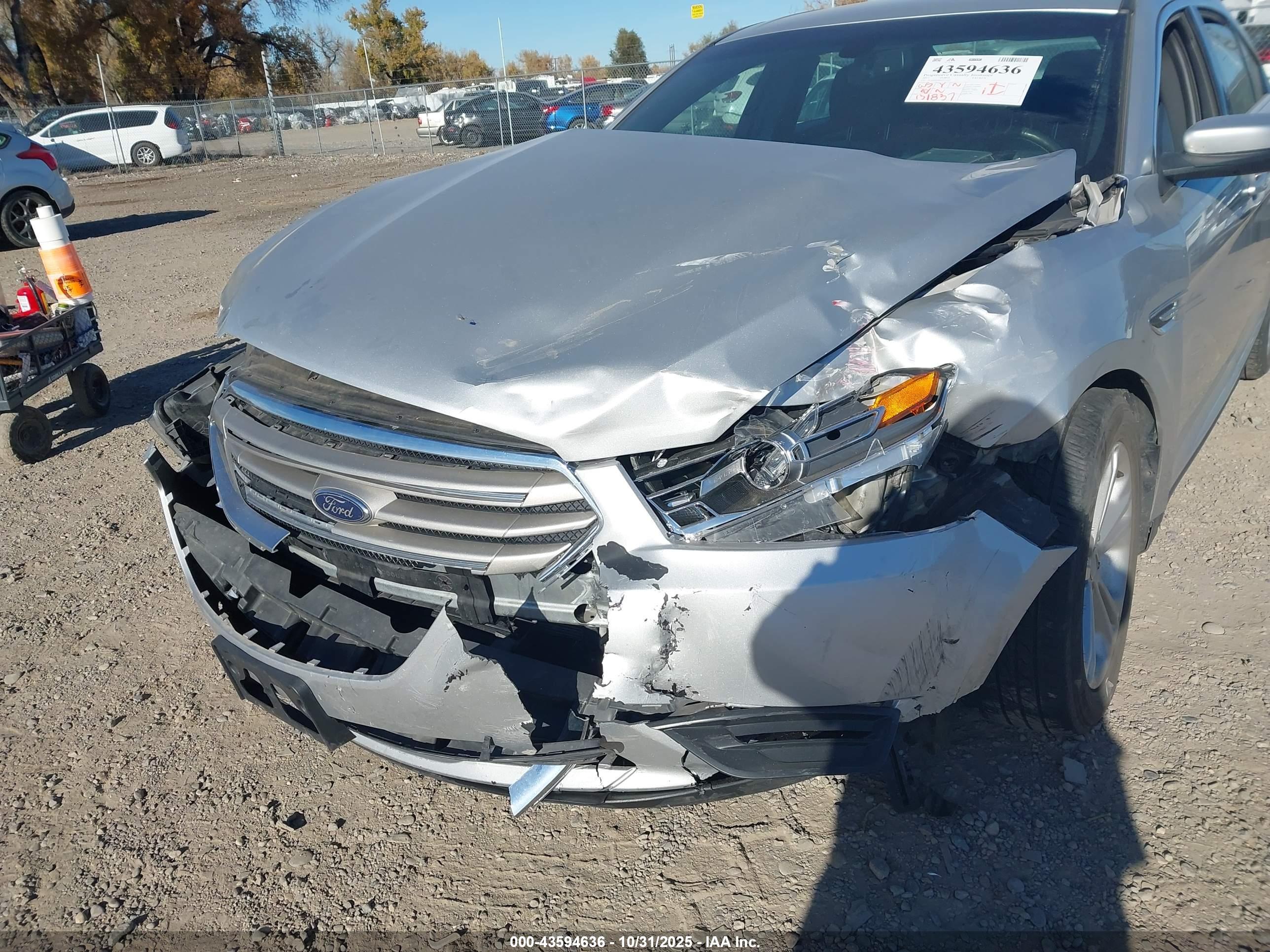 FORD TAURUS image 6