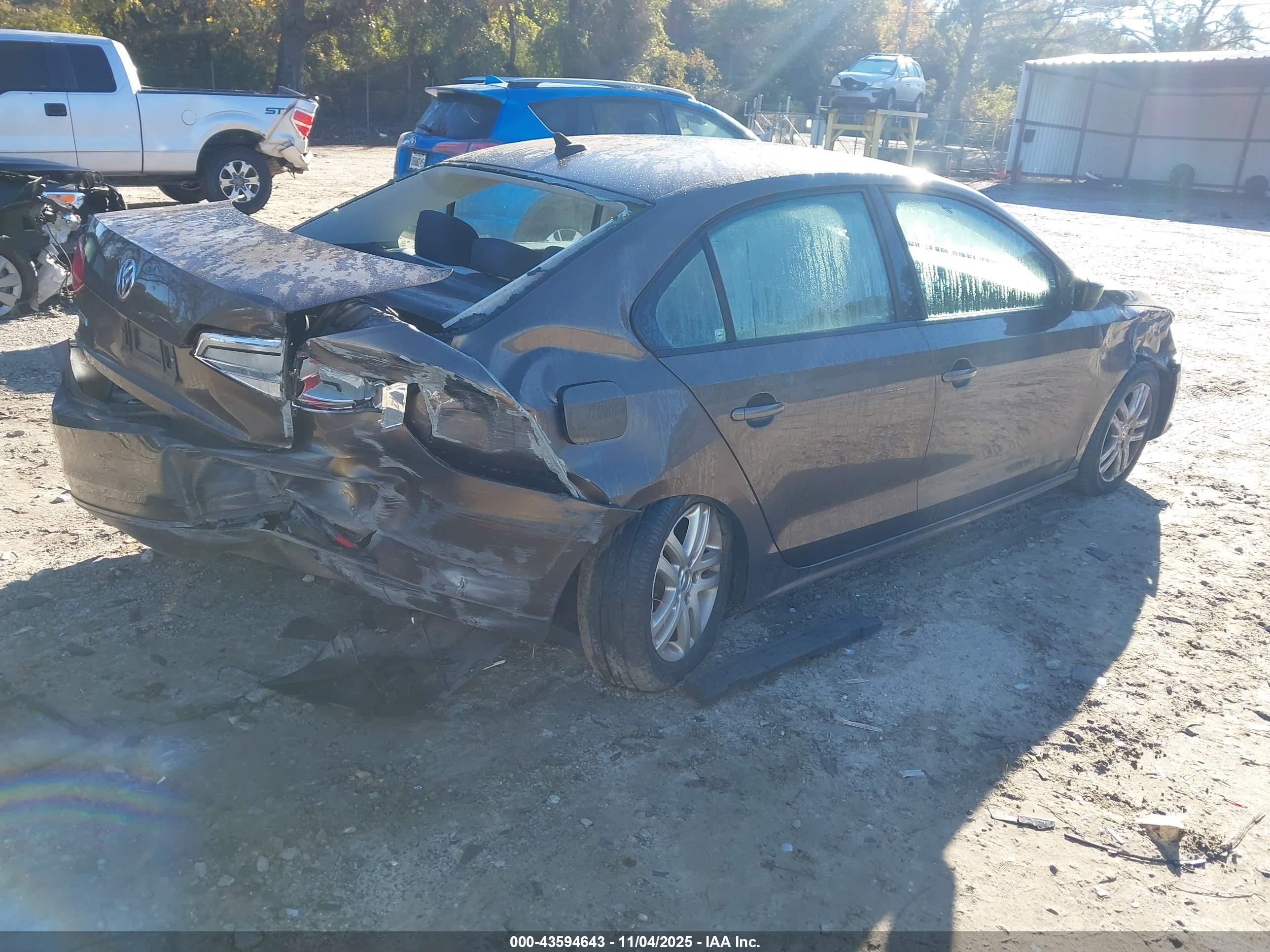 VOLKSWAGEN JETTA image 4