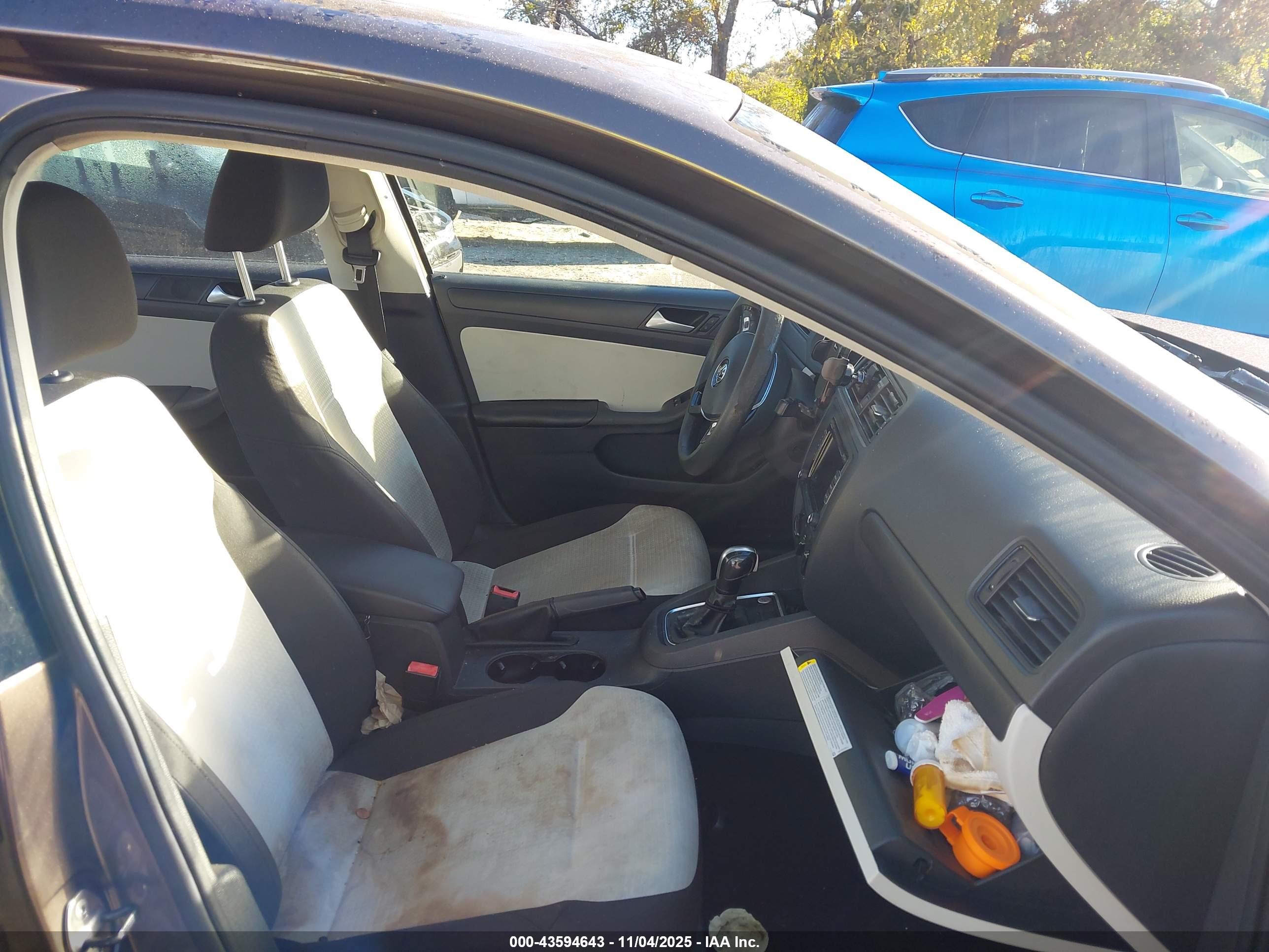 VOLKSWAGEN JETTA image 5