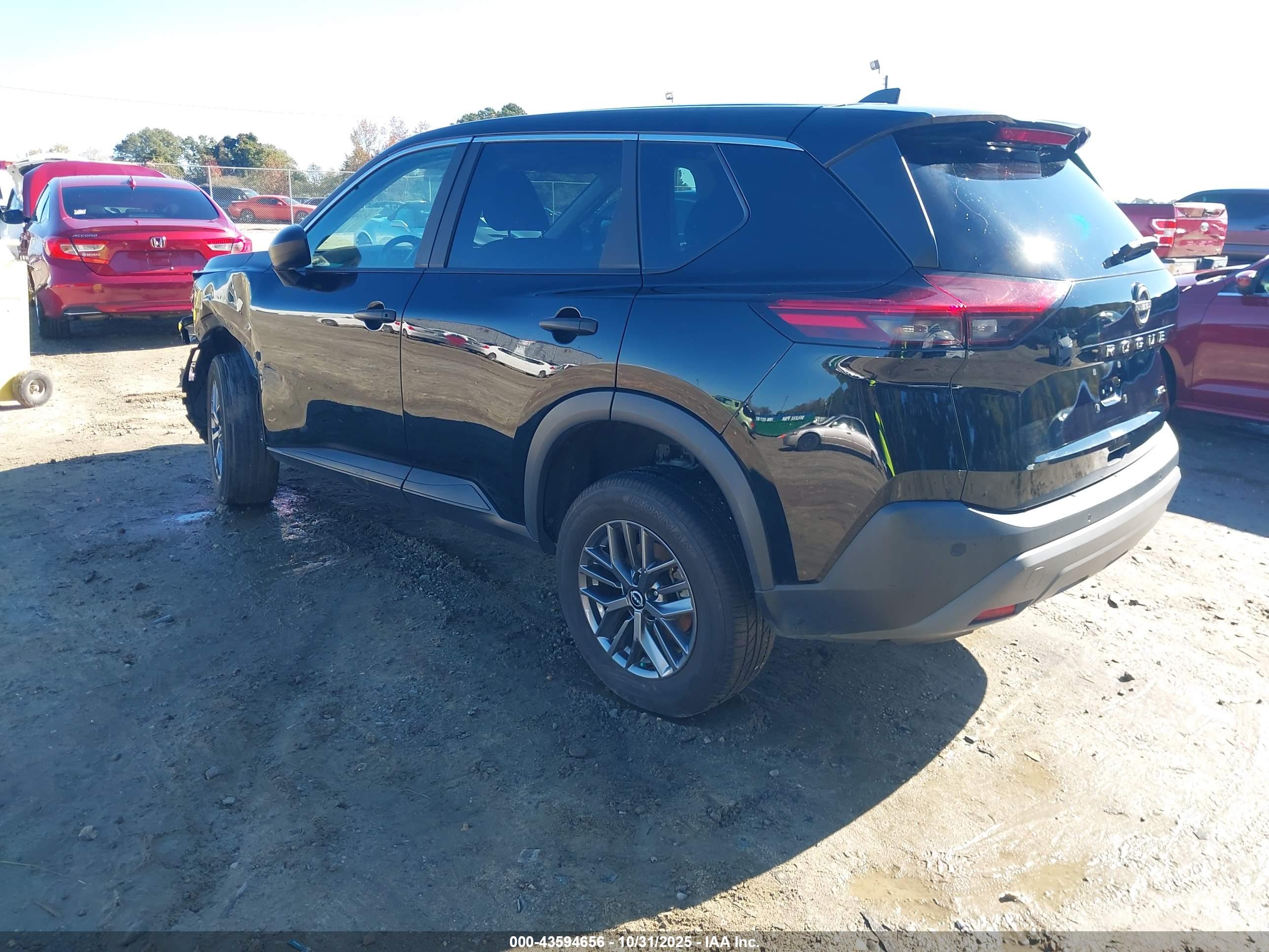 NISSAN ROGUE image 3