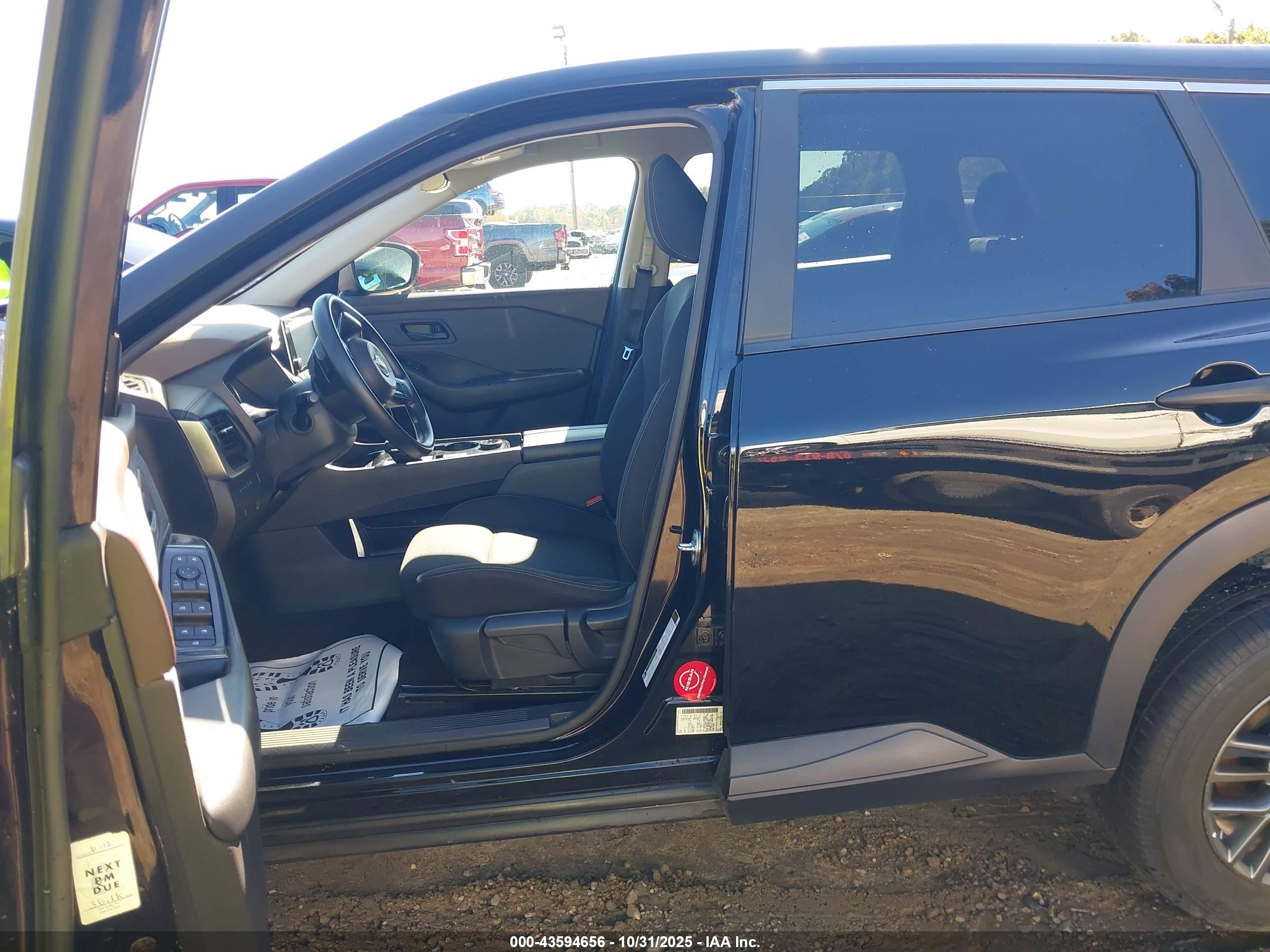 NISSAN ROGUE image 5