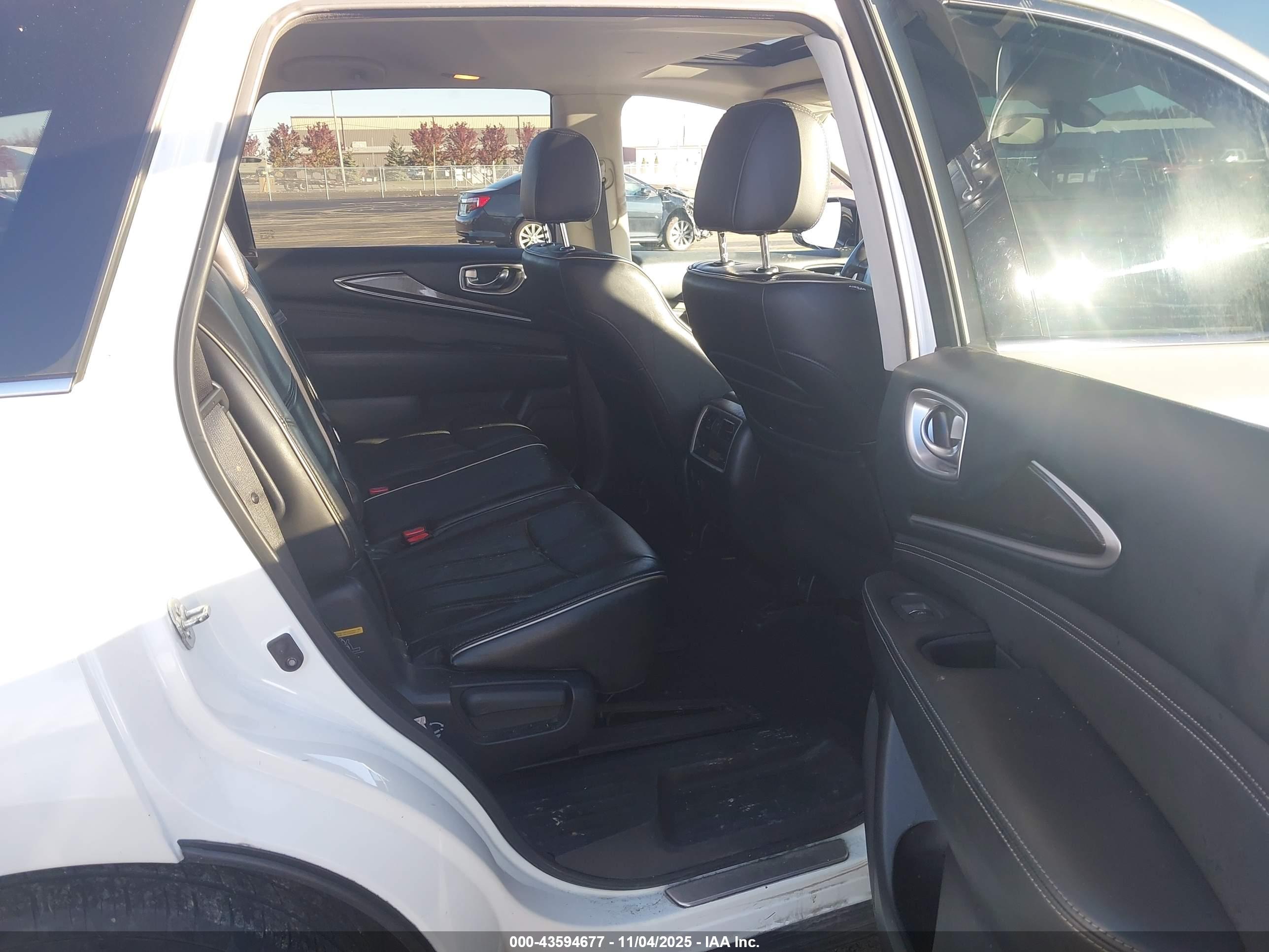 INFINITI QX60 image 8