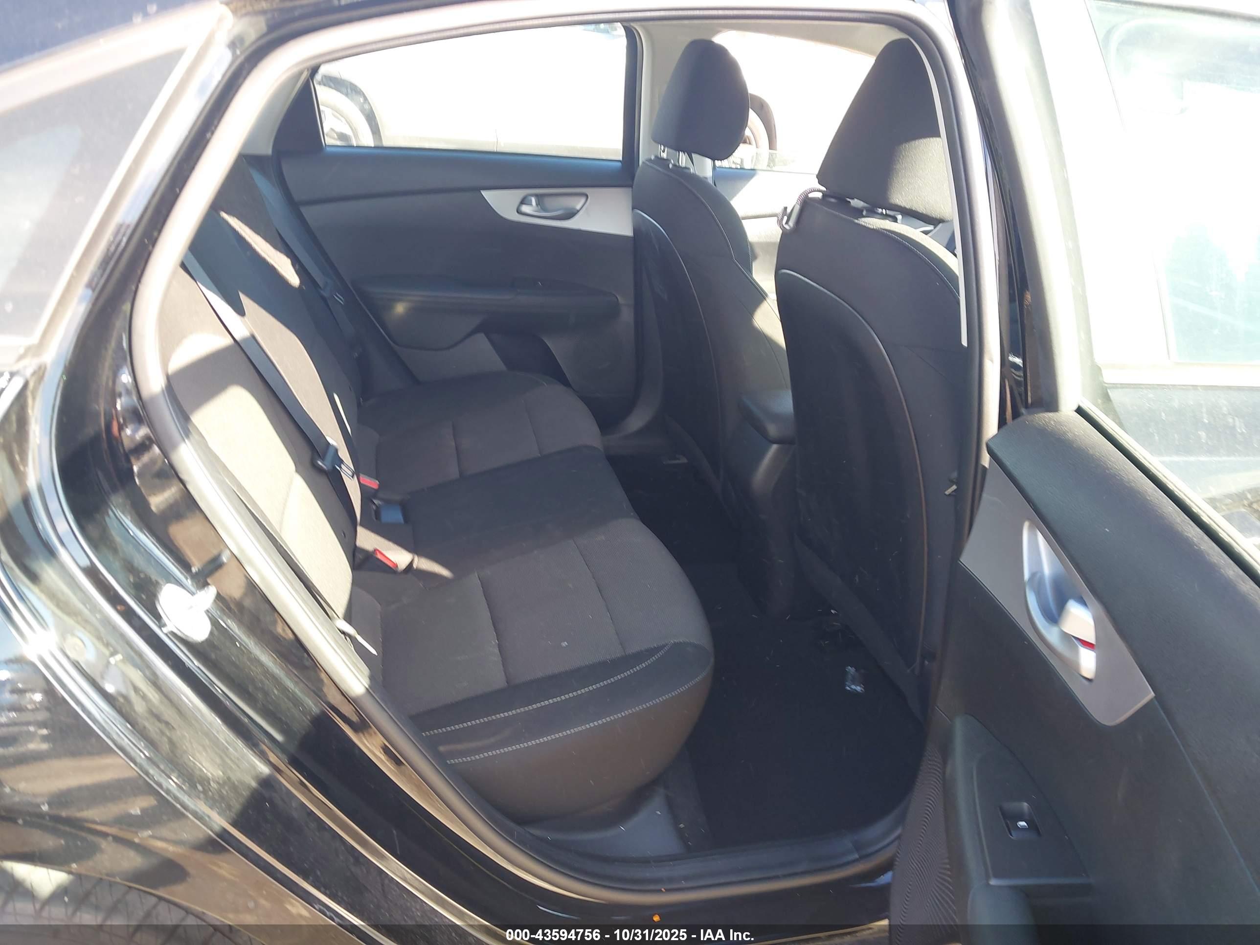 KIA FORTE image 8