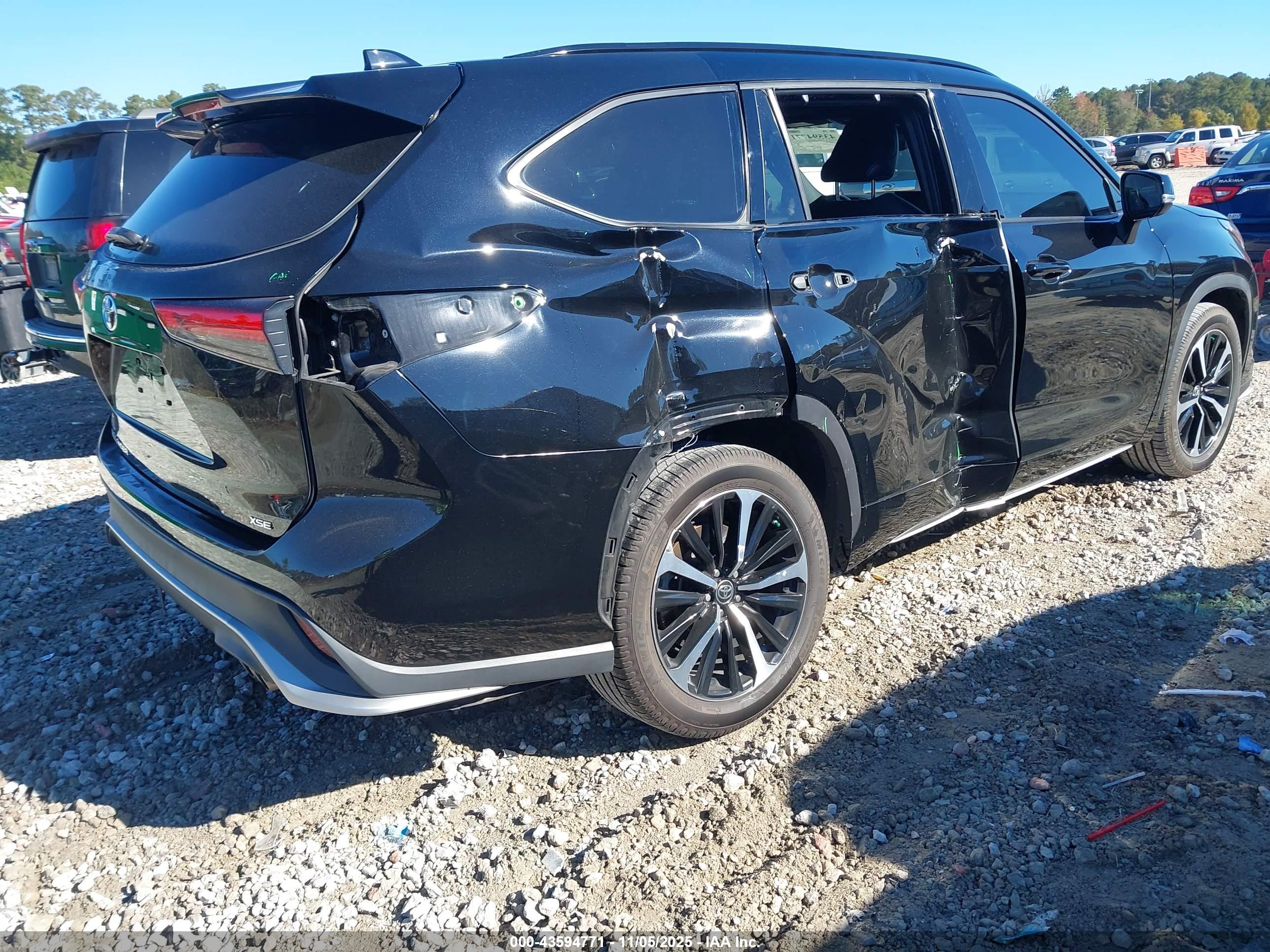 TOYOTA HIGHLANDER image 4