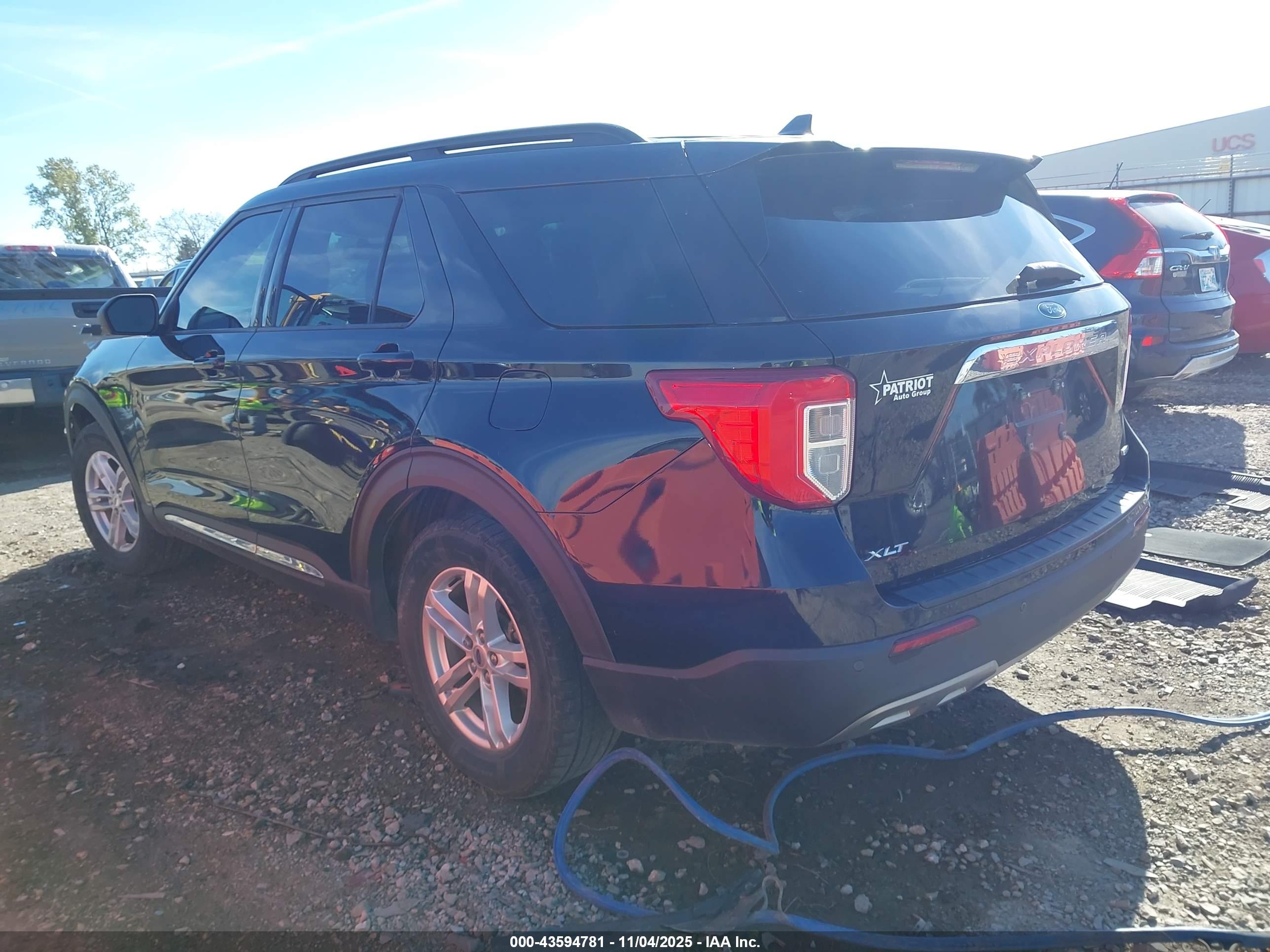 FORD EXPLORER image 3