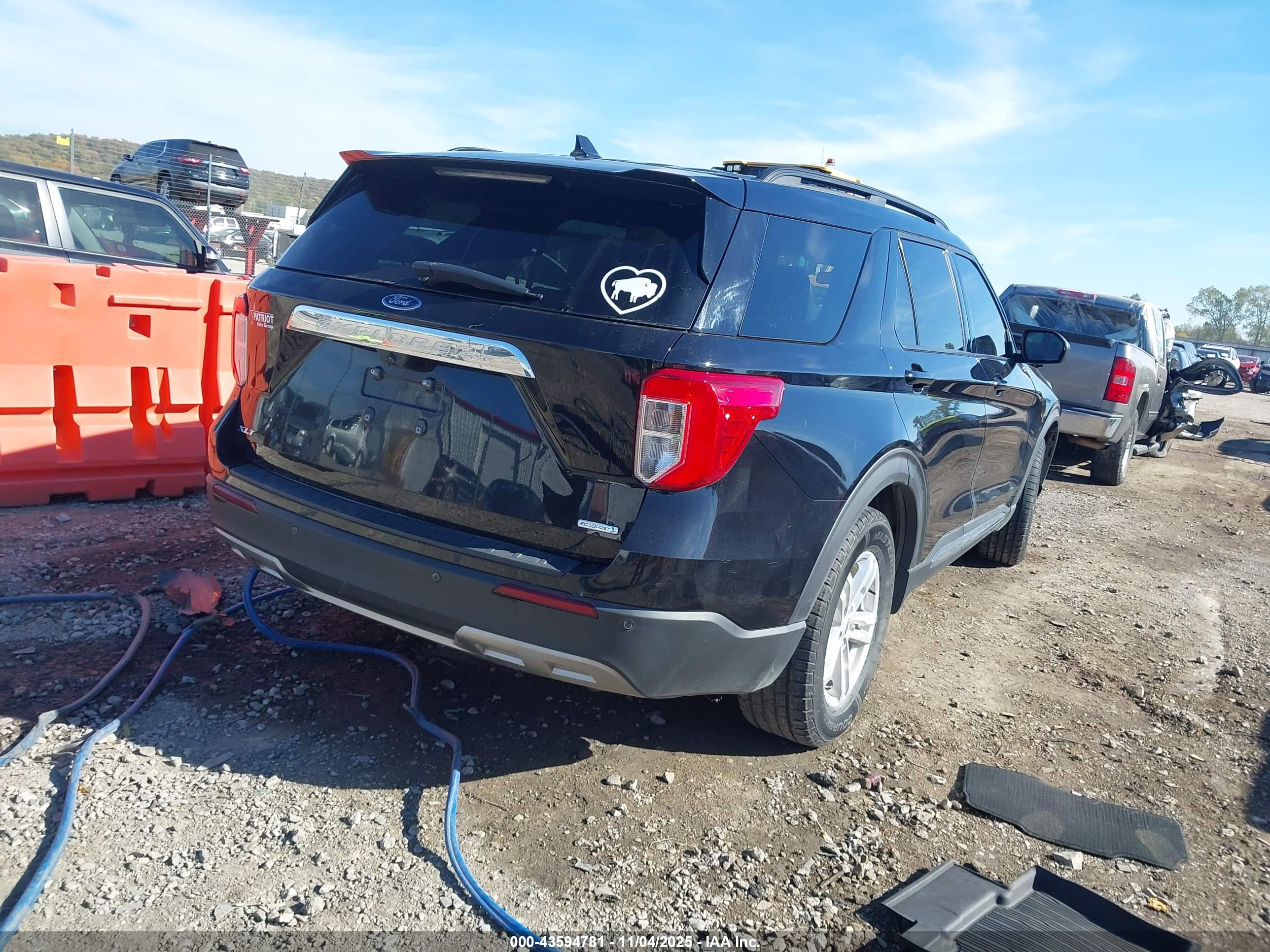 FORD EXPLORER image 4