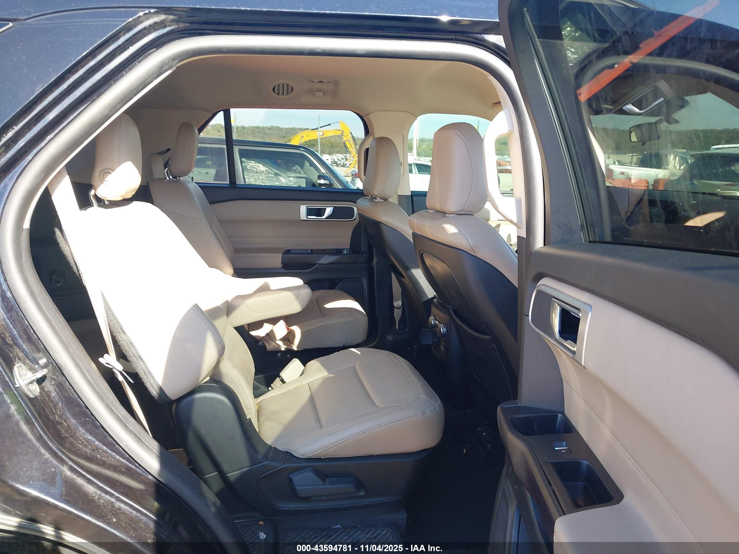 FORD EXPLORER image 8