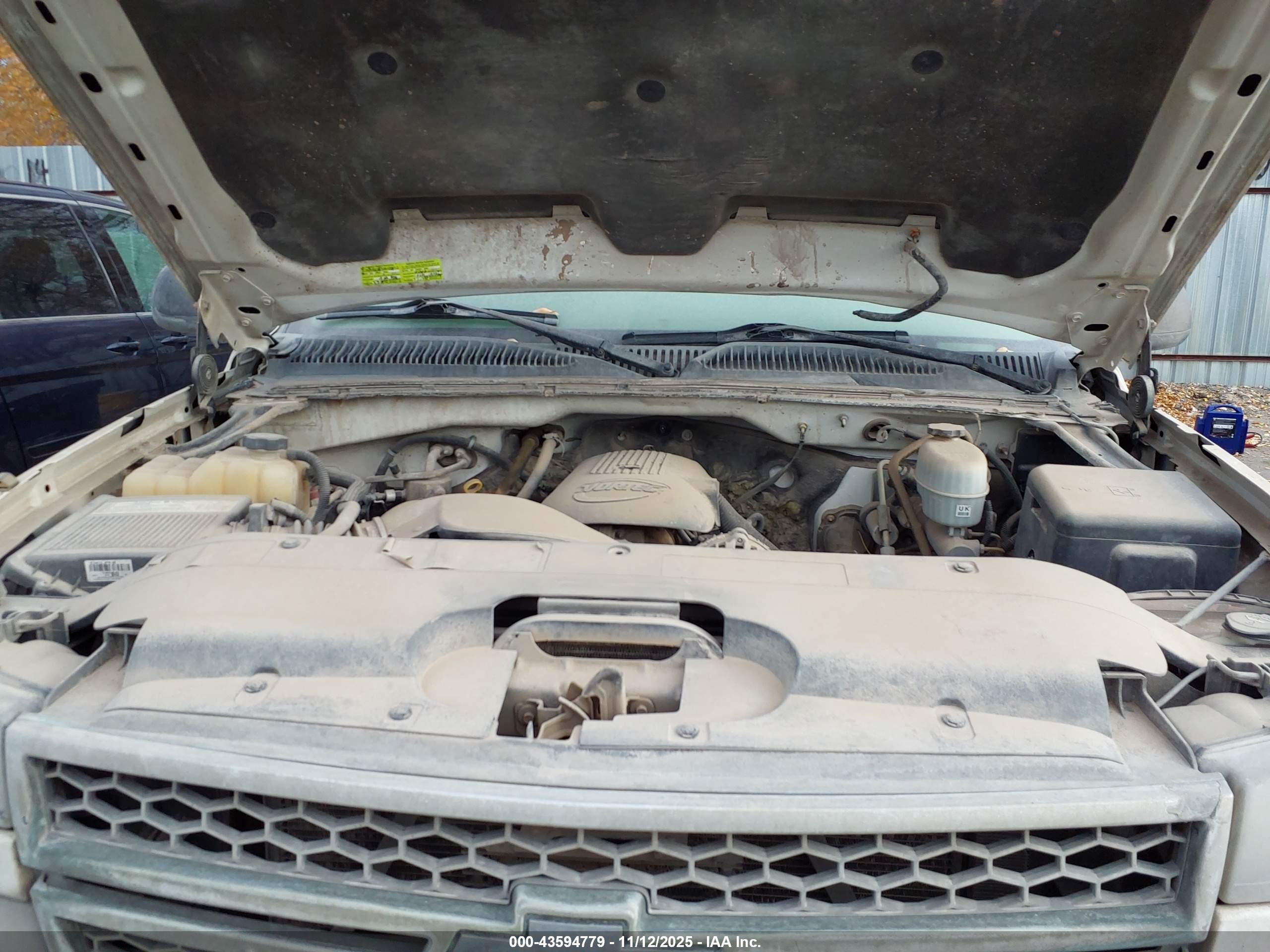 CHEVROLET SILVERADO image 10