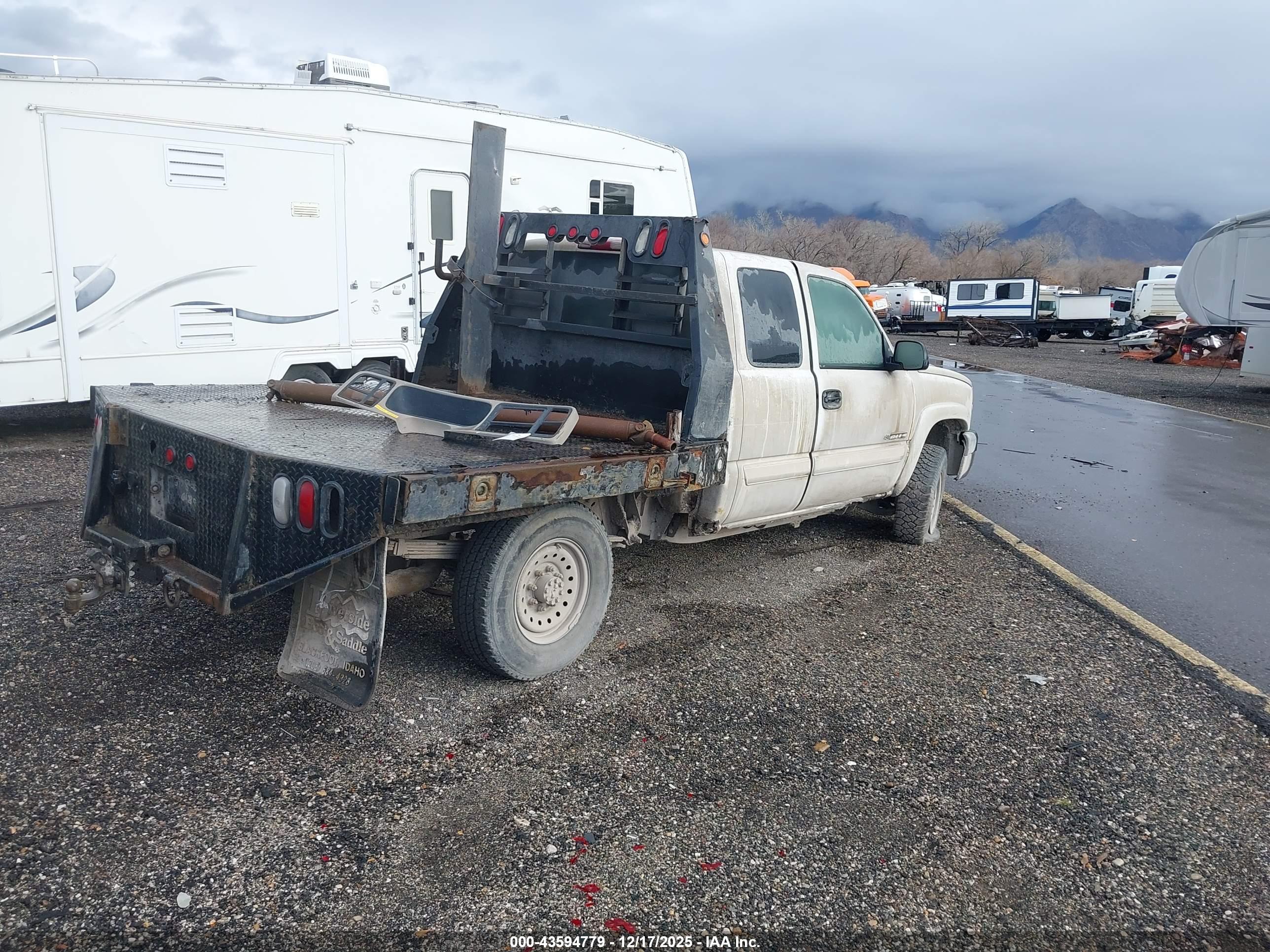 CHEVROLET SILVERADO image 4