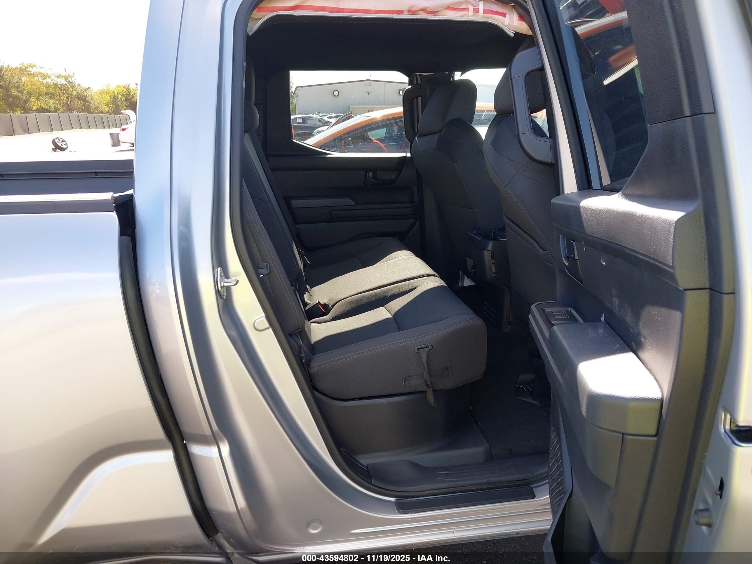 TOYOTA TACOMA image 8