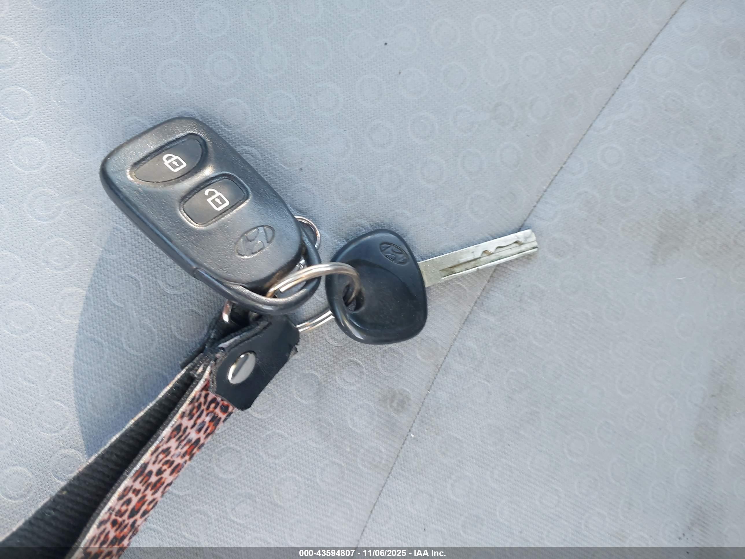 HYUNDAI ACCENT image 11