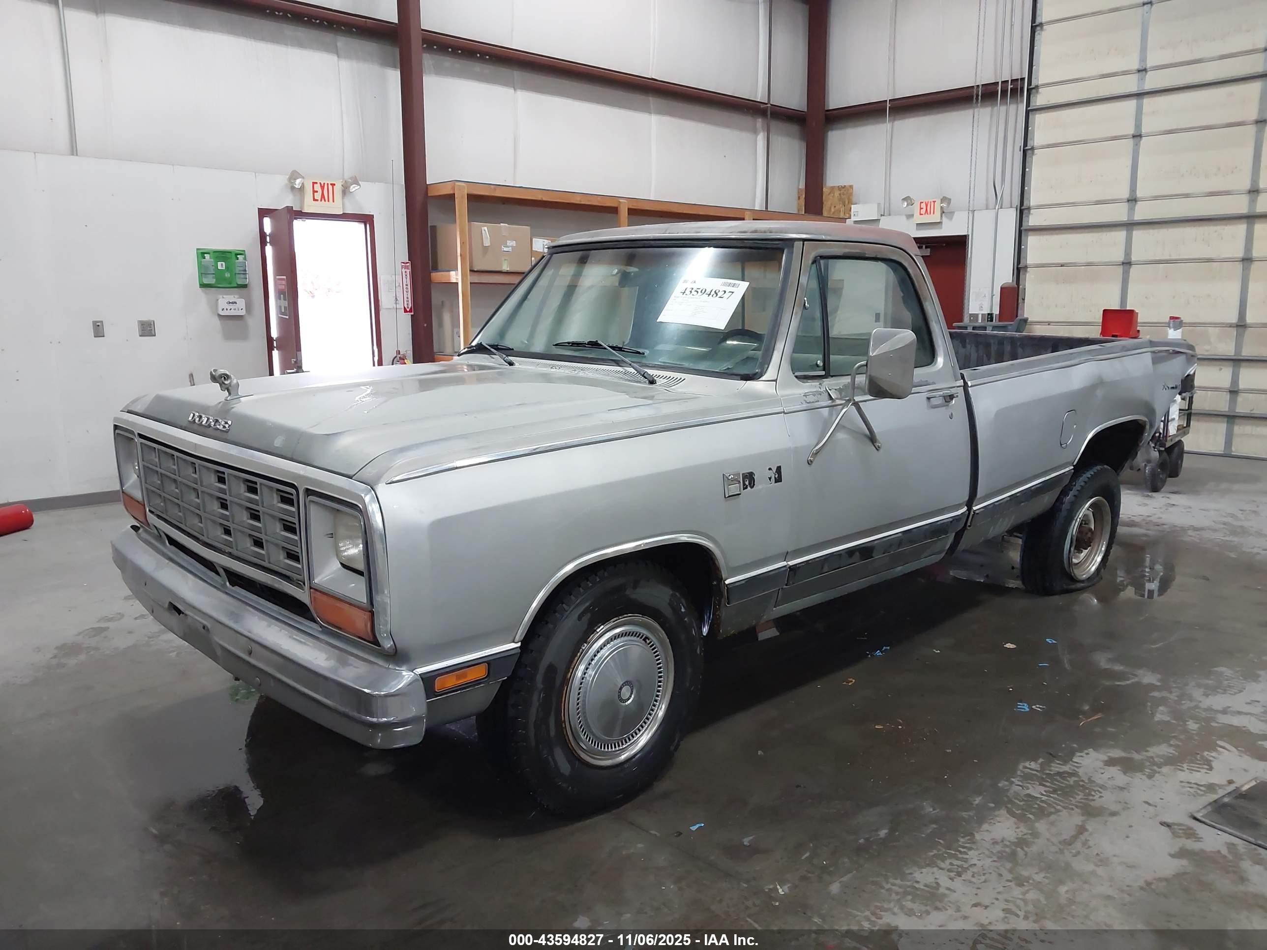 DODGE D-SERIES image 2