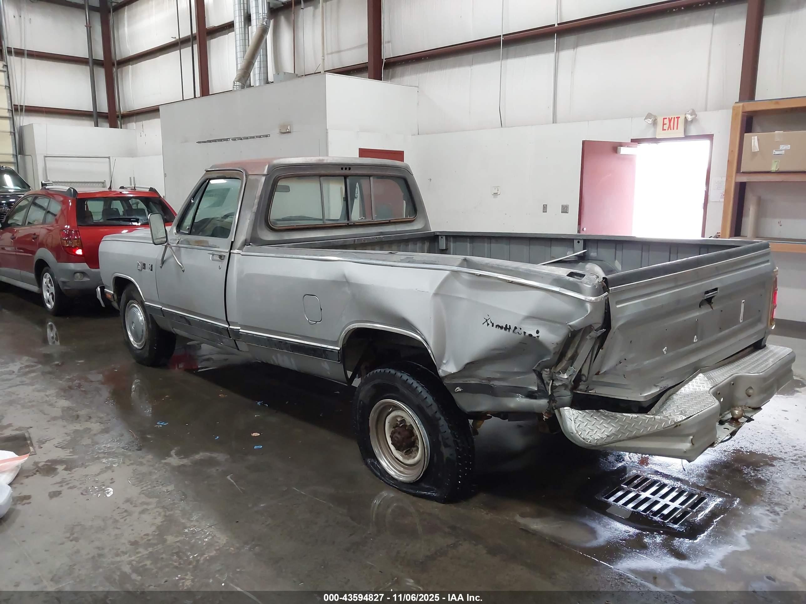 DODGE D-SERIES image 3