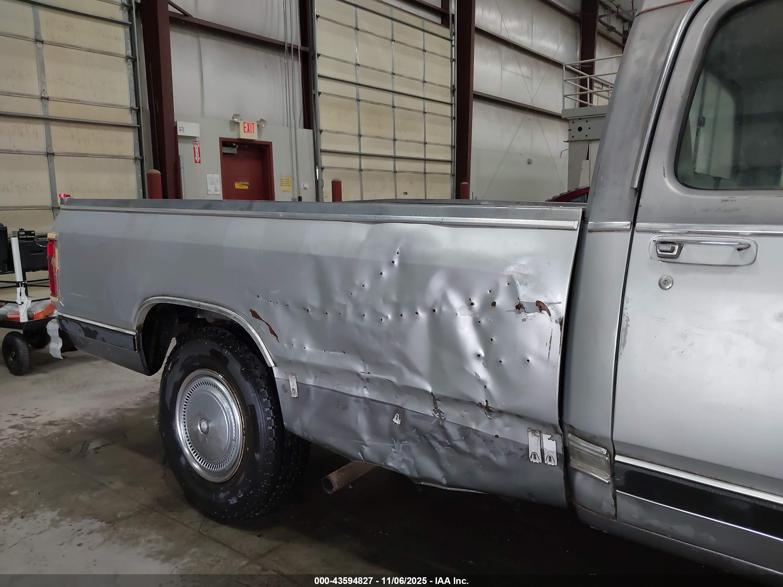 DODGE D-SERIES image 6