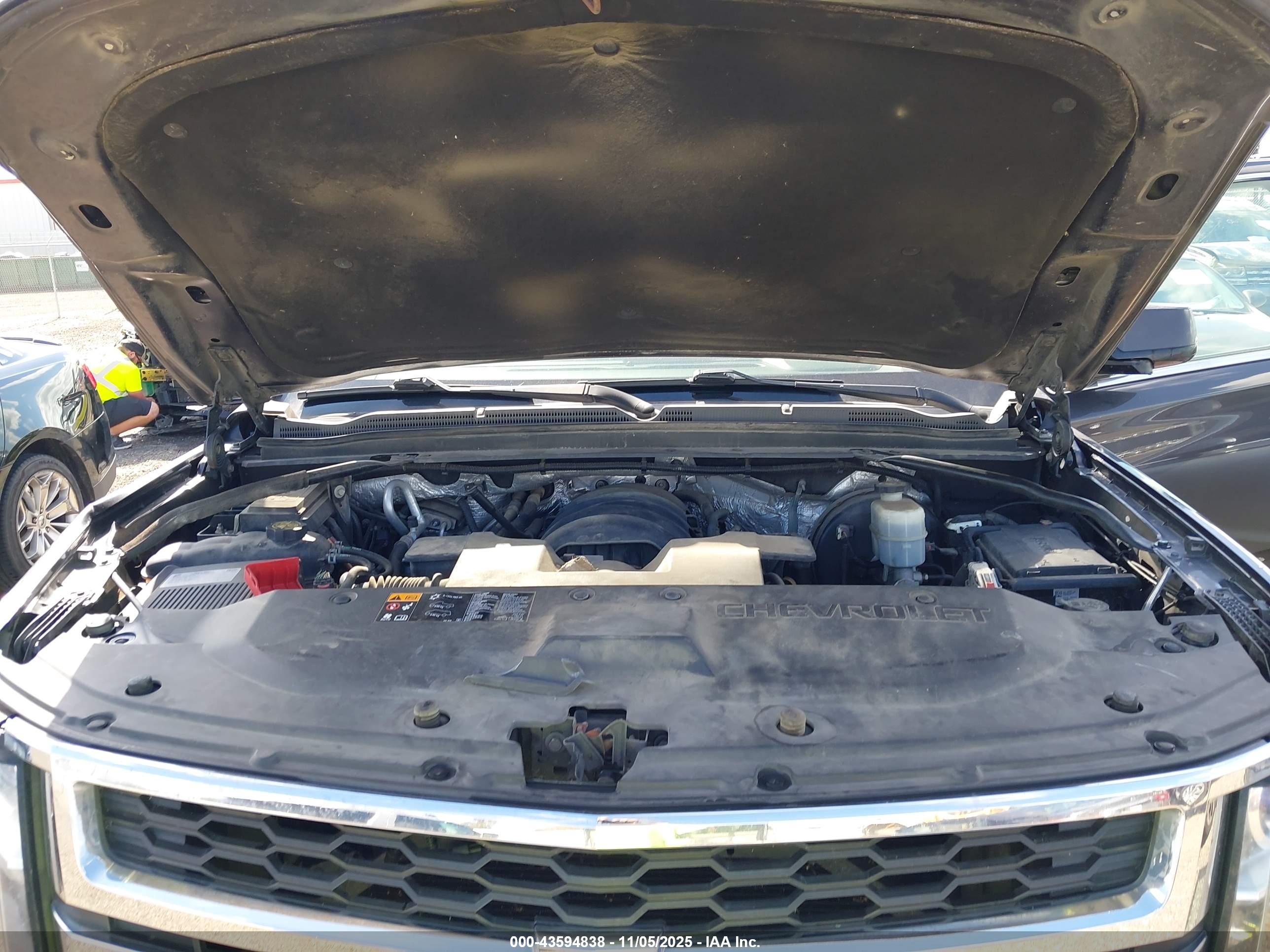 CHEVROLET TAHOE image 10