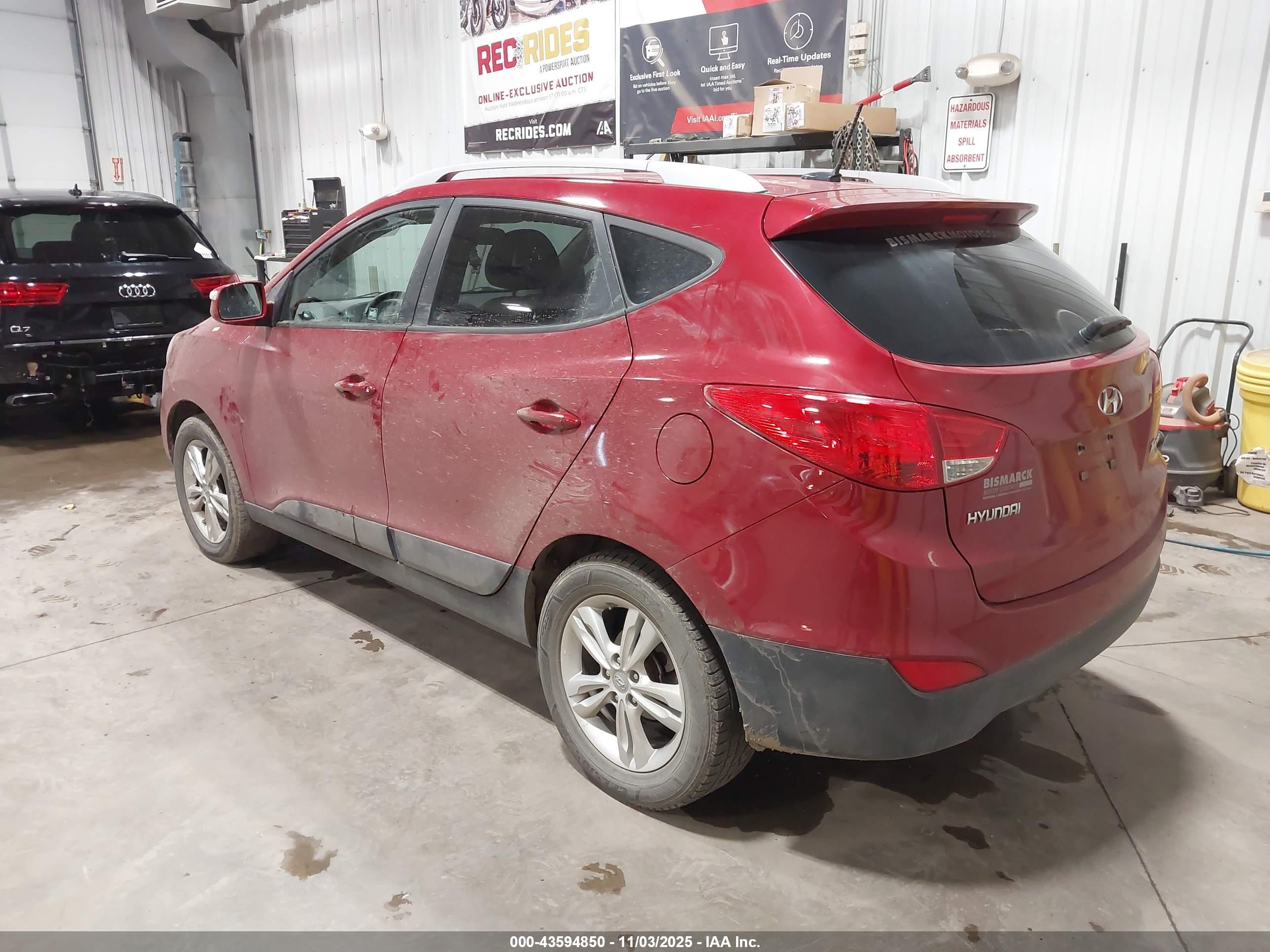 HYUNDAI TUCSON image 3