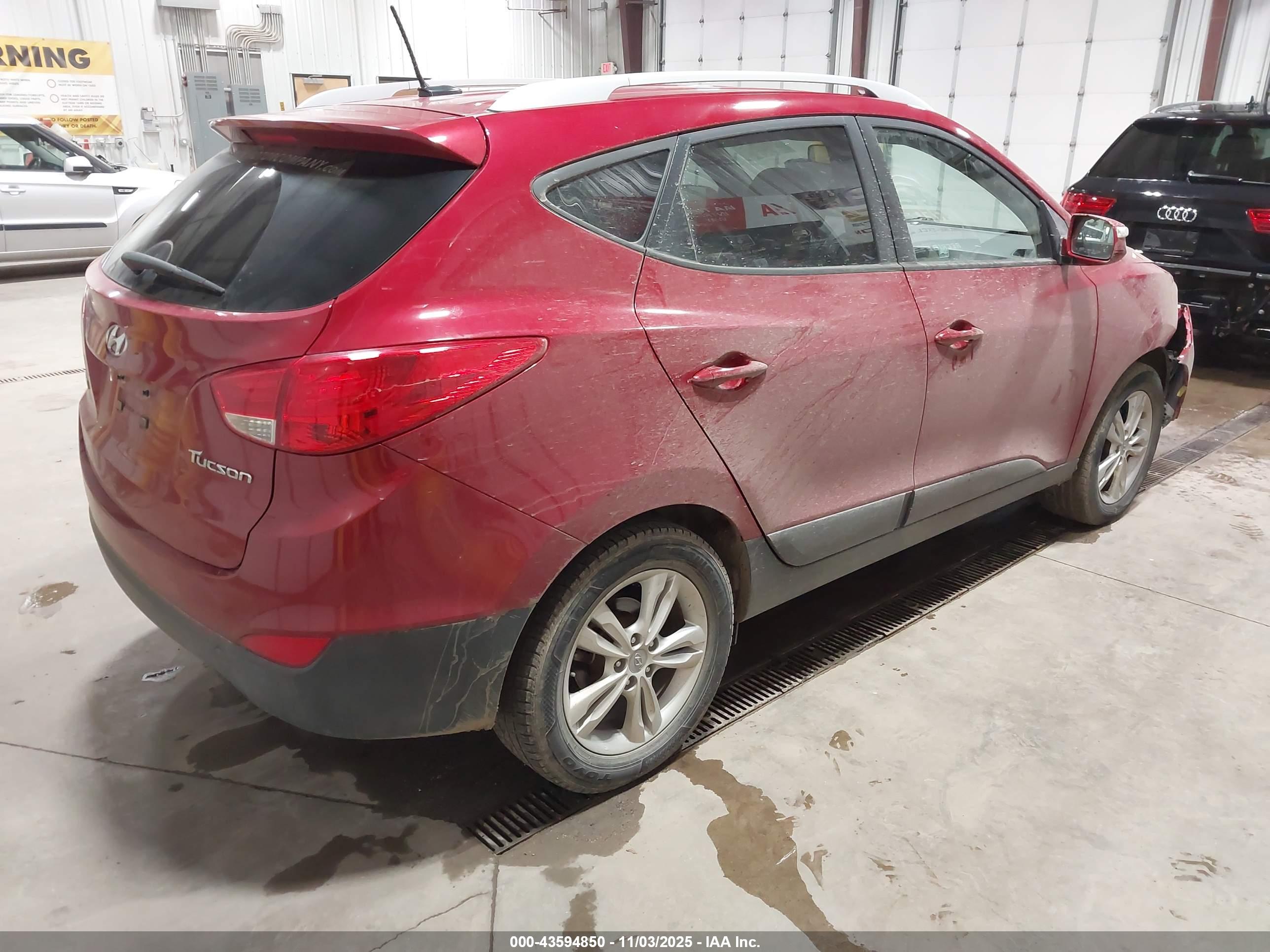 HYUNDAI TUCSON image 4