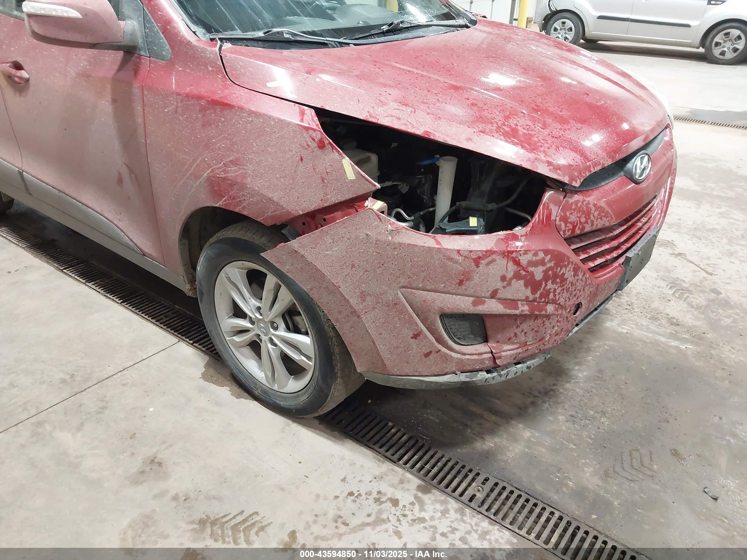 HYUNDAI TUCSON image 6