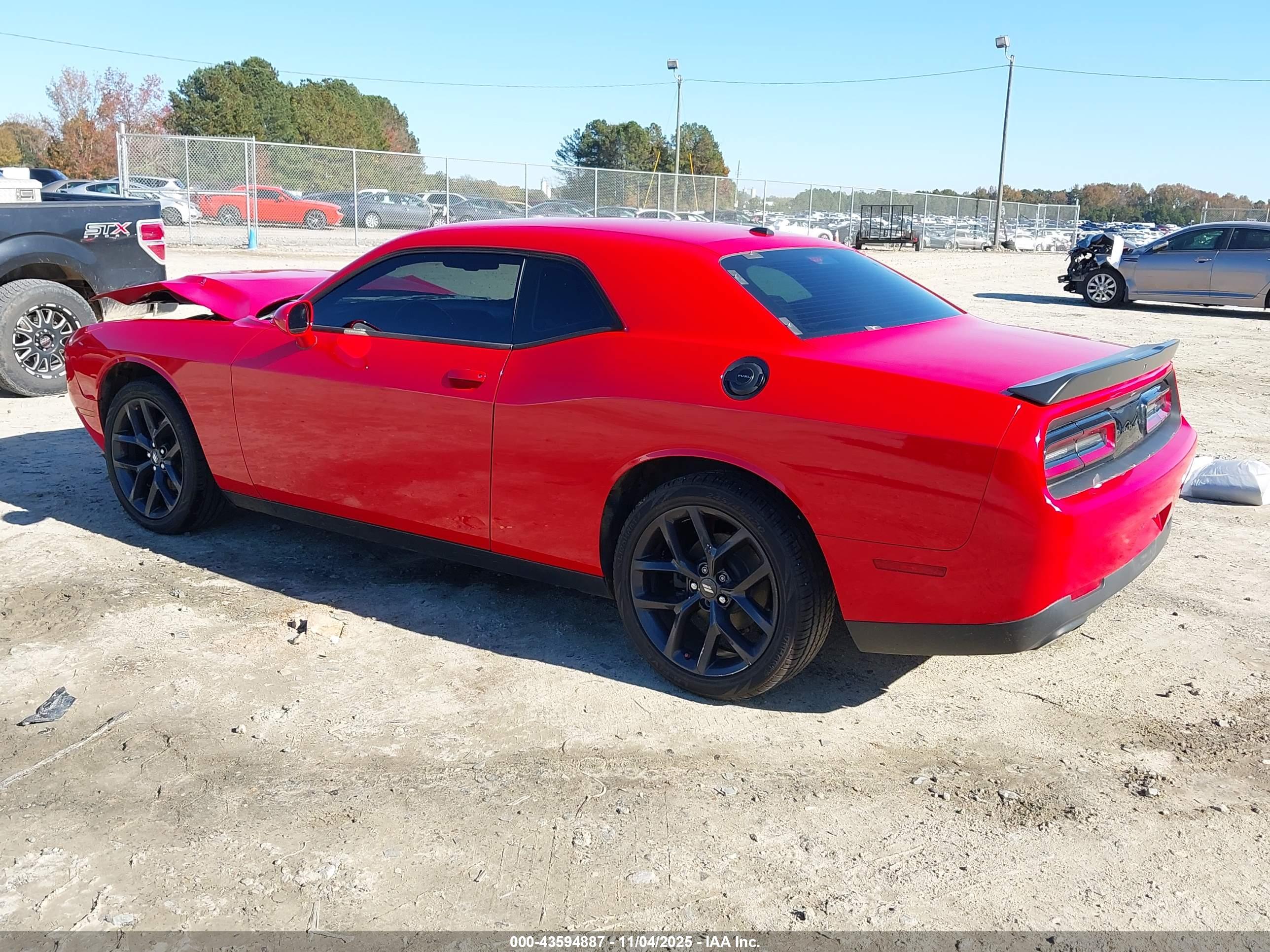 DODGE CHALLENGER image 3