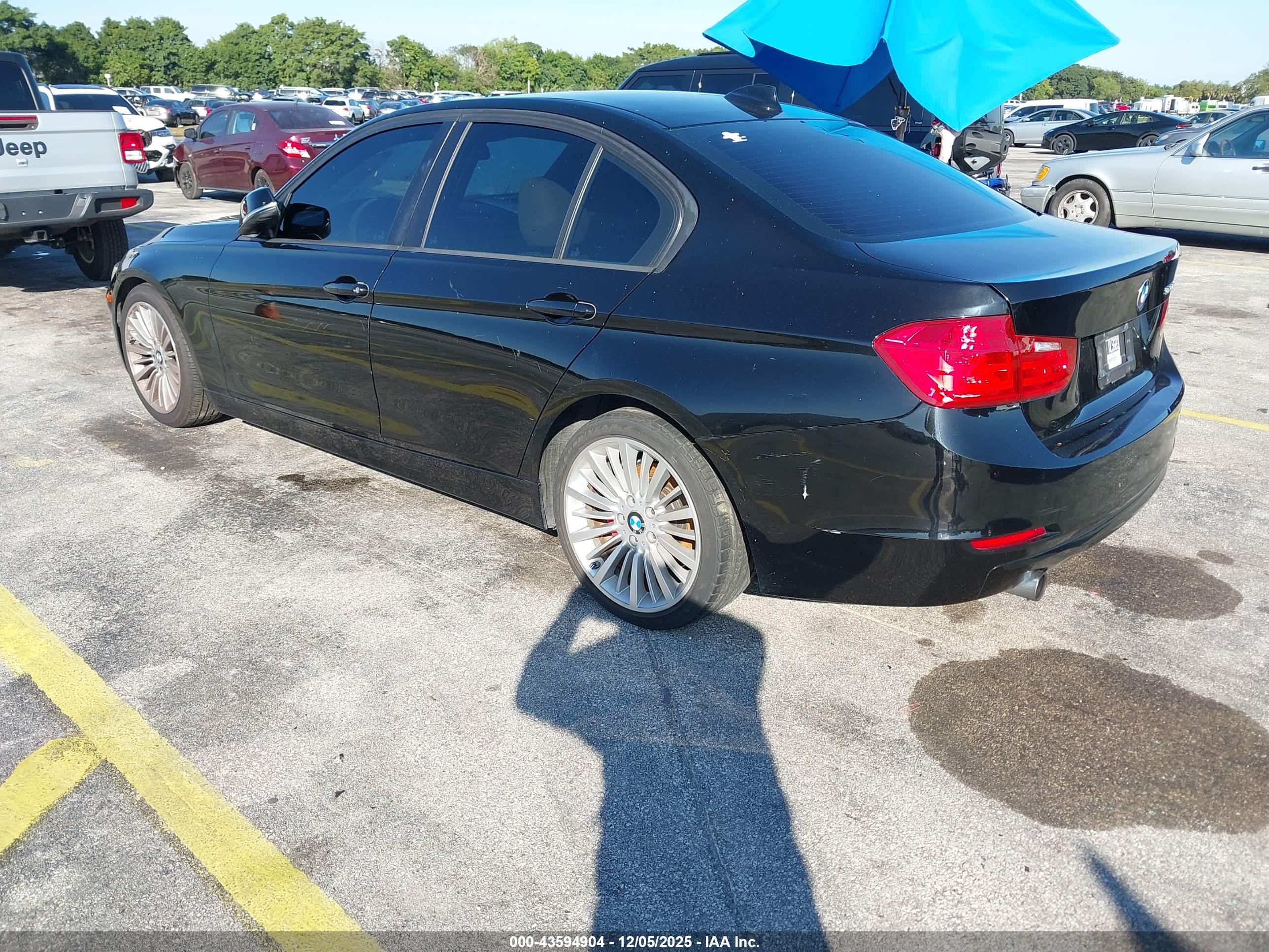 BMW 320I image 3