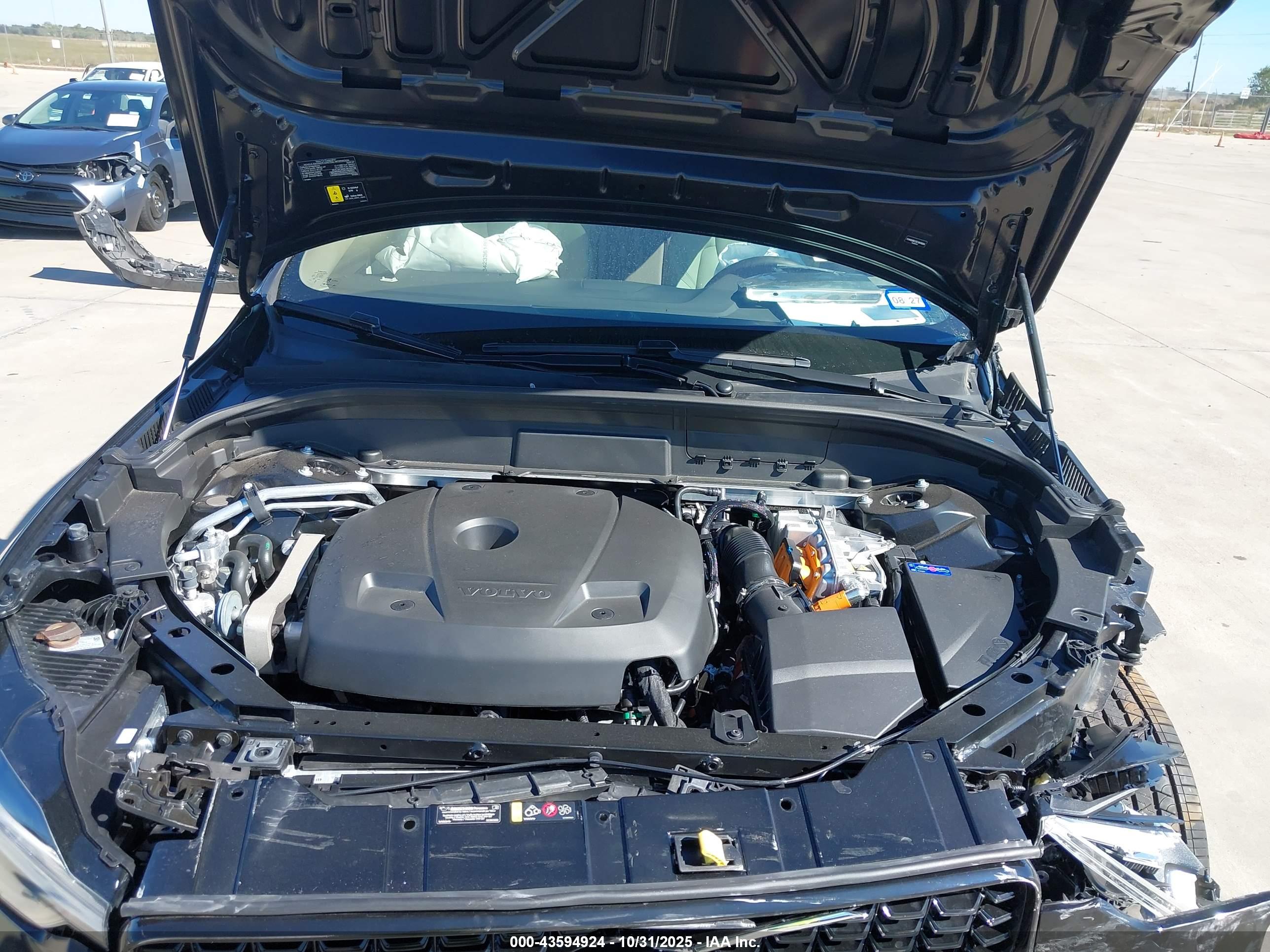 VOLVO XC60 image 10