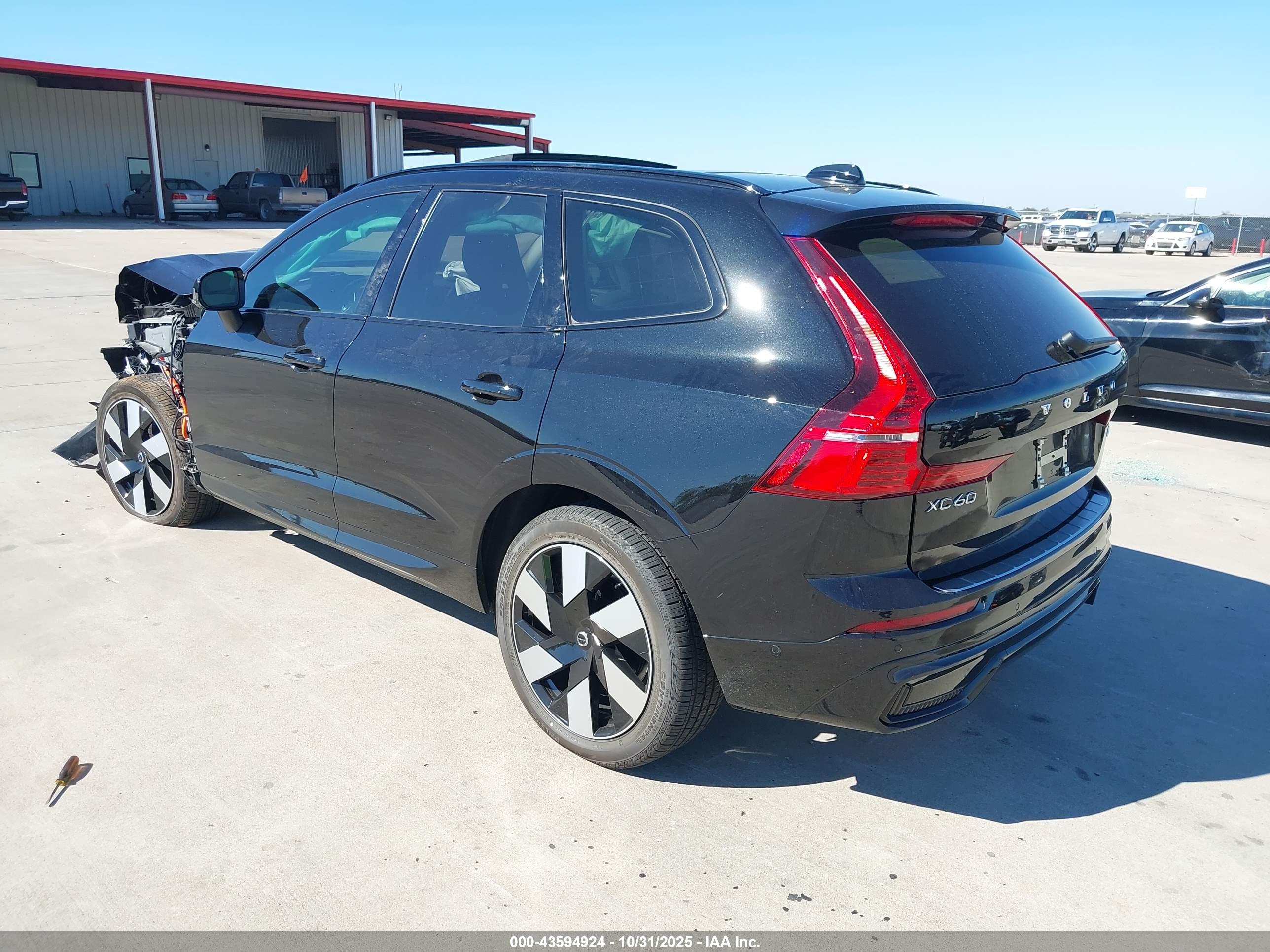 VOLVO XC60 image 3