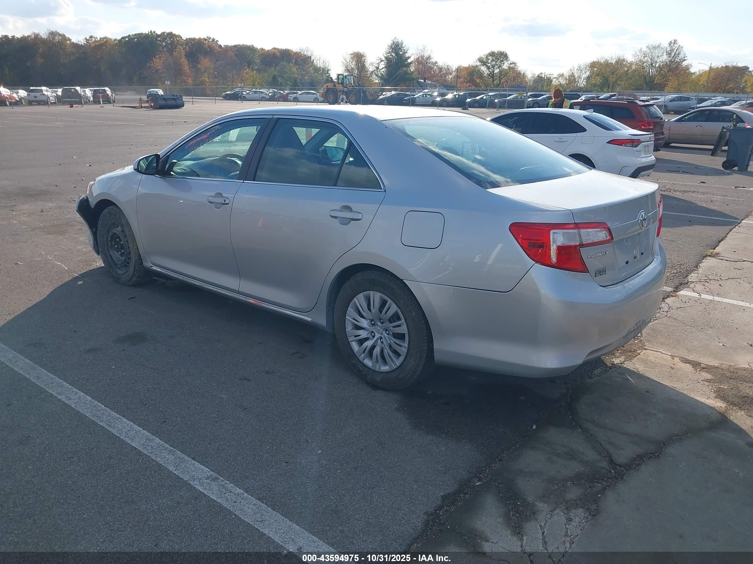 TOYOTA CAMRY image 3