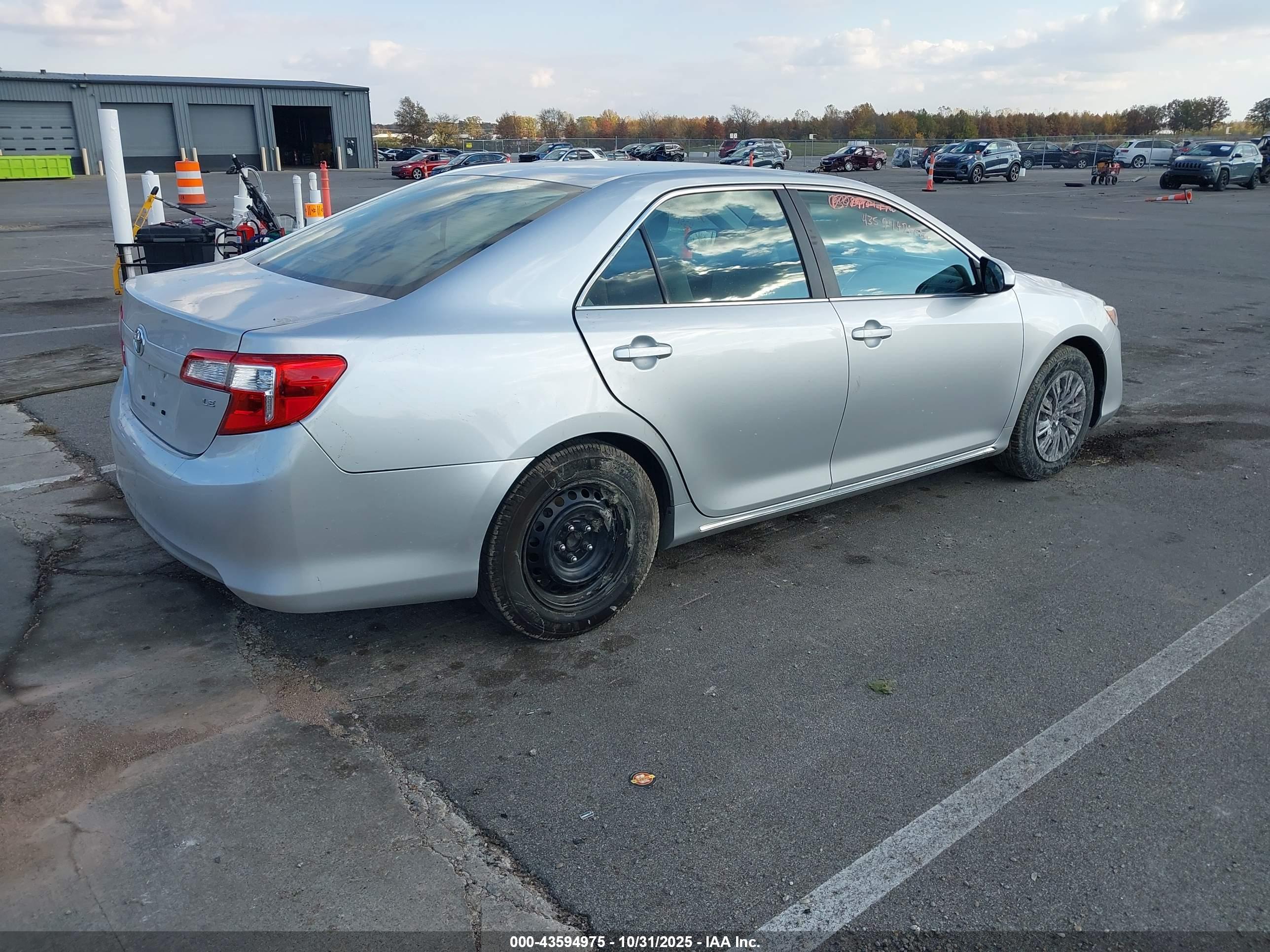 TOYOTA CAMRY image 4