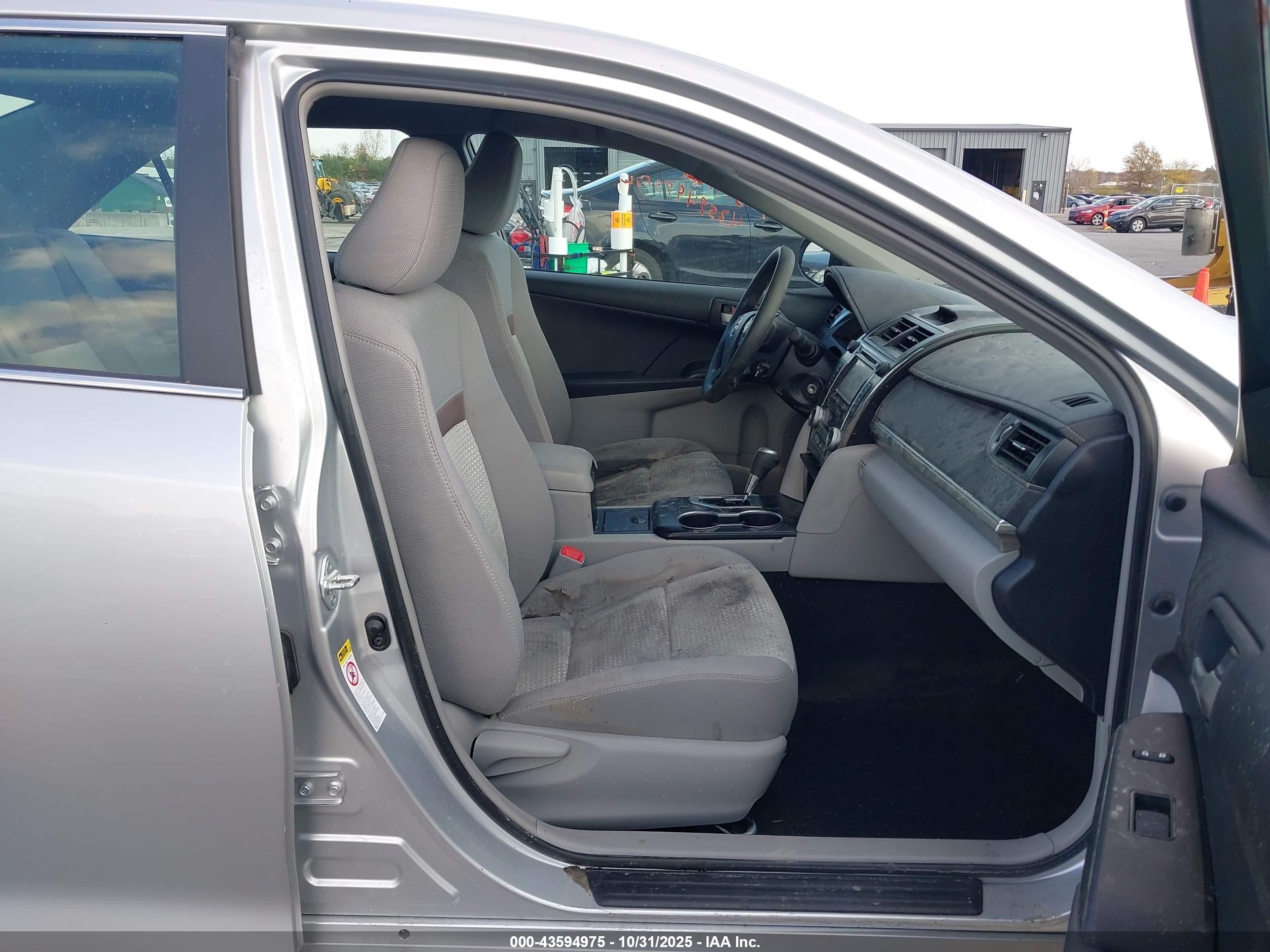 TOYOTA CAMRY image 5