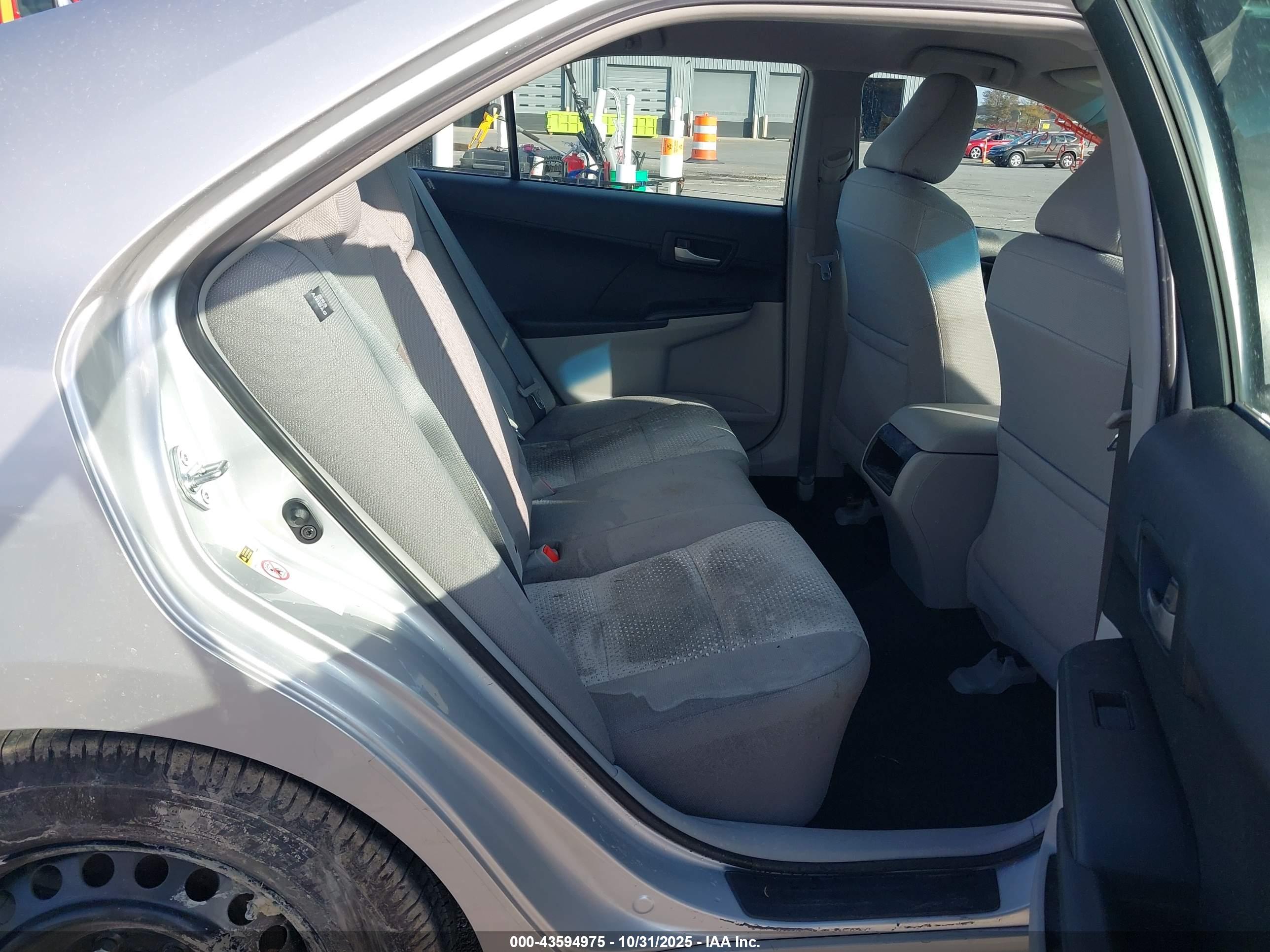 TOYOTA CAMRY image 8
