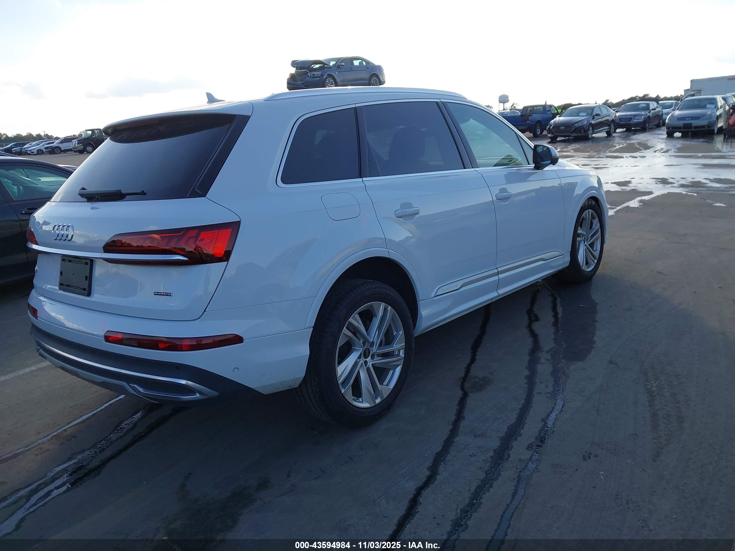 AUDI Q7 image 4