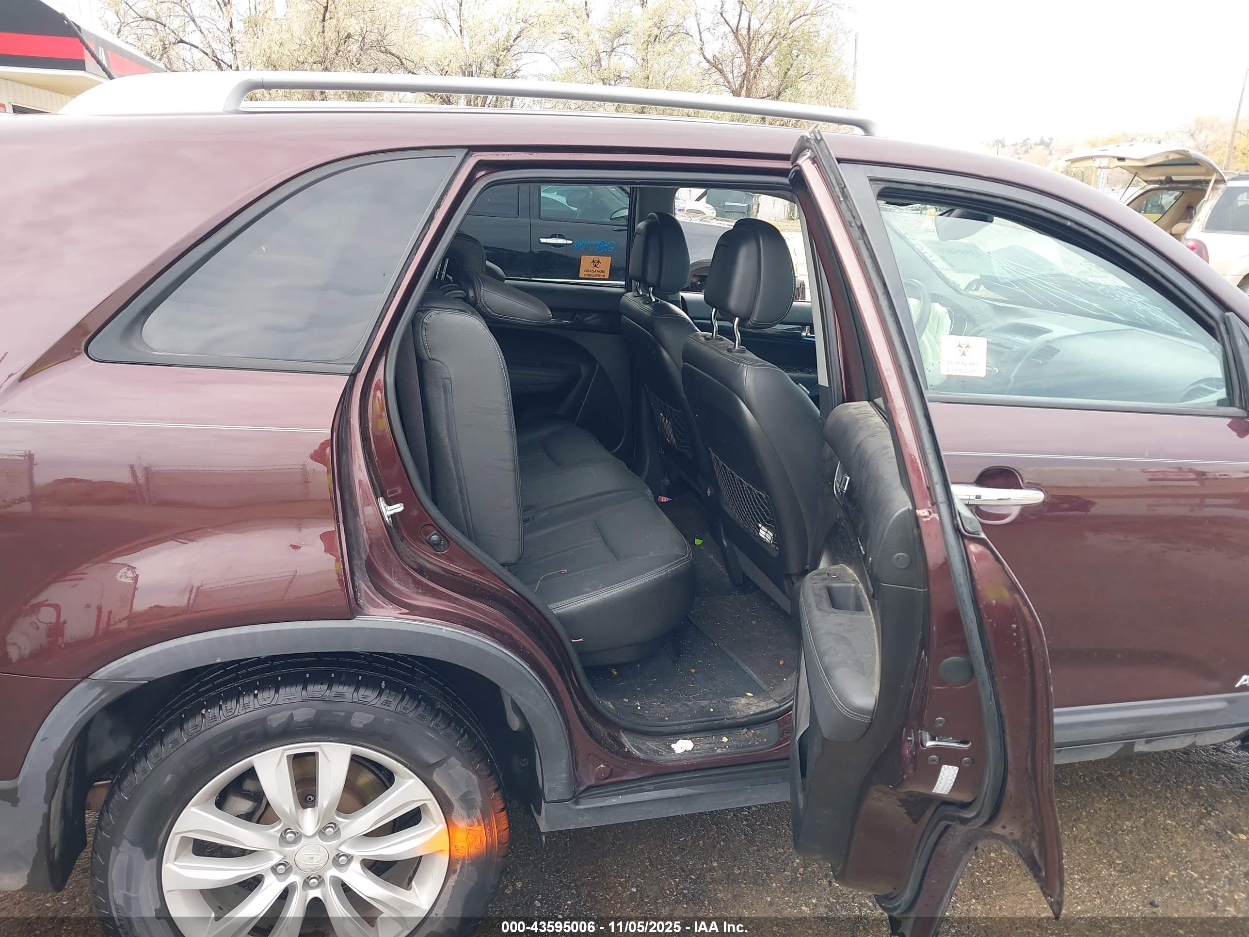 KIA SORENTO image 8