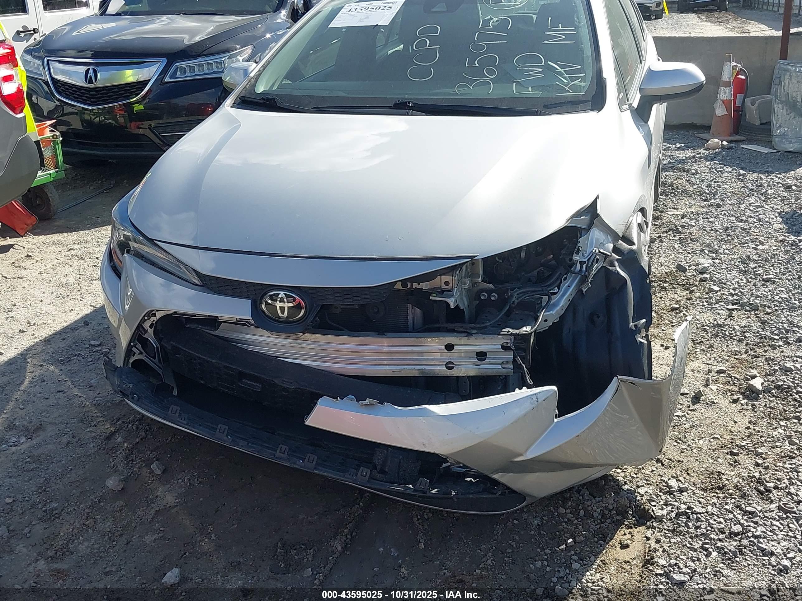 TOYOTA COROLLA image 6