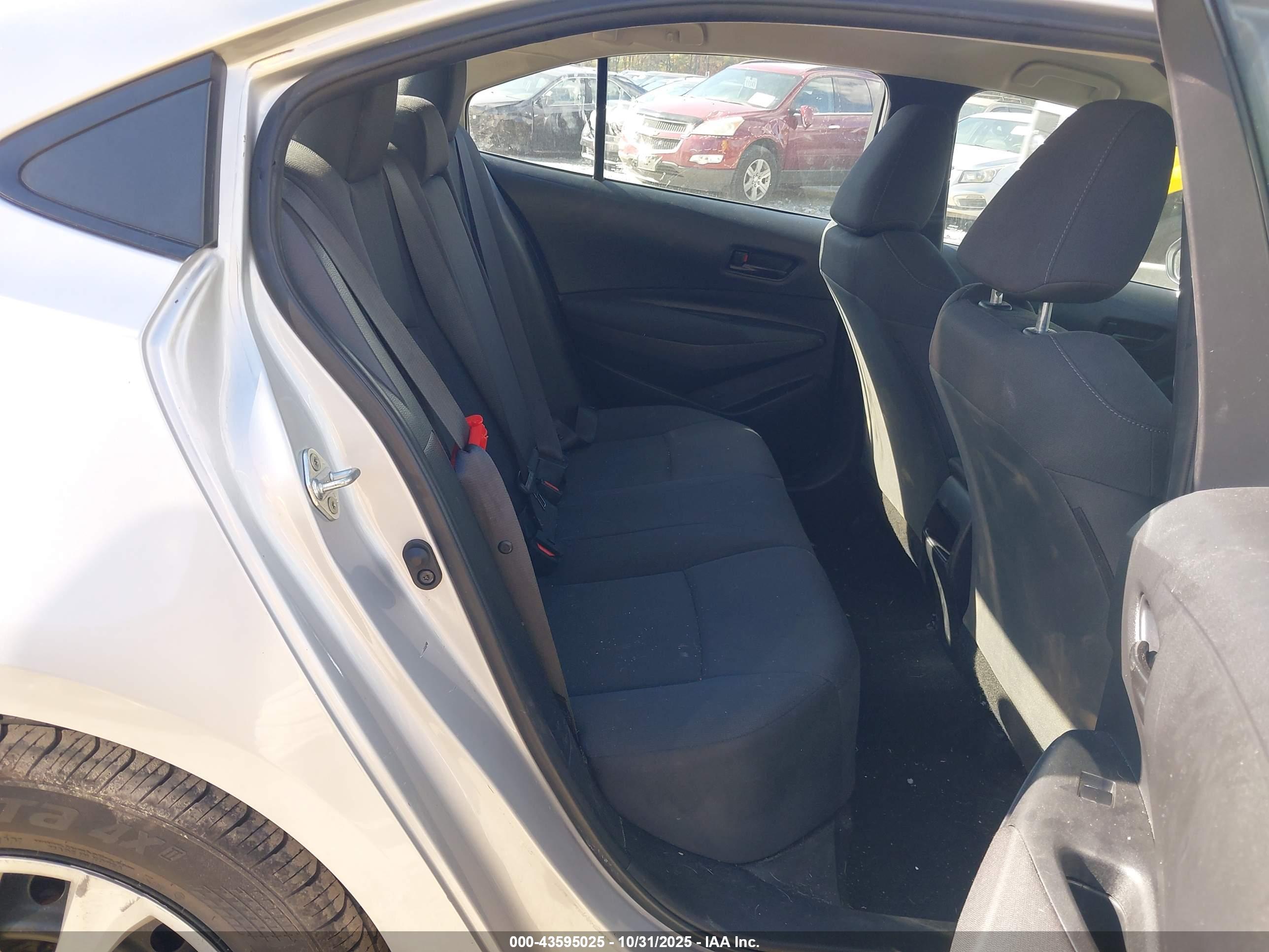TOYOTA COROLLA image 8