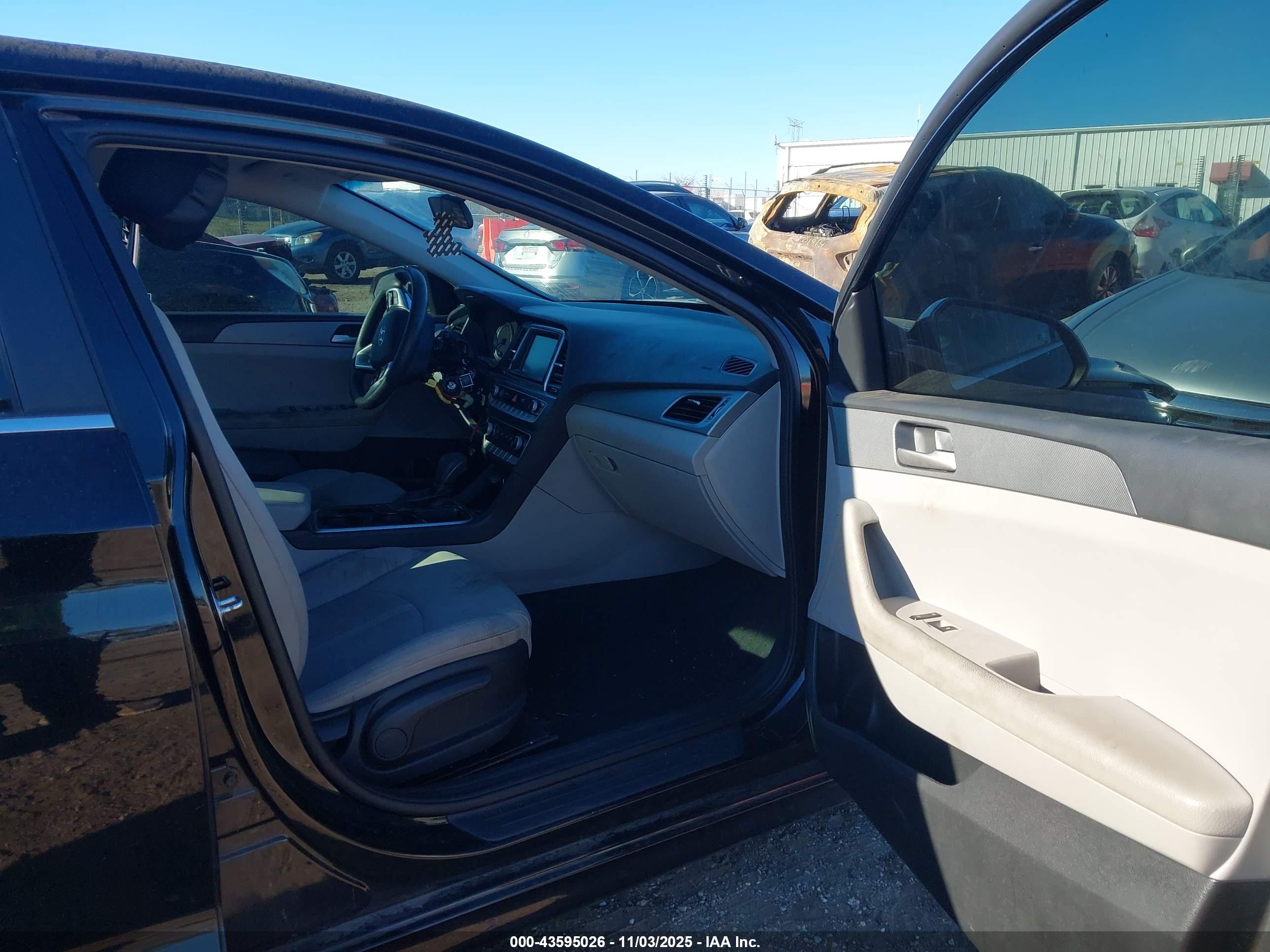 HYUNDAI SONATA image 5