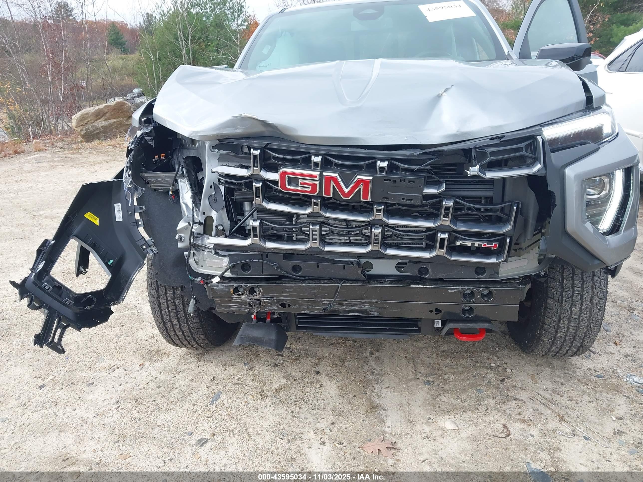 GMC CANYON image 6