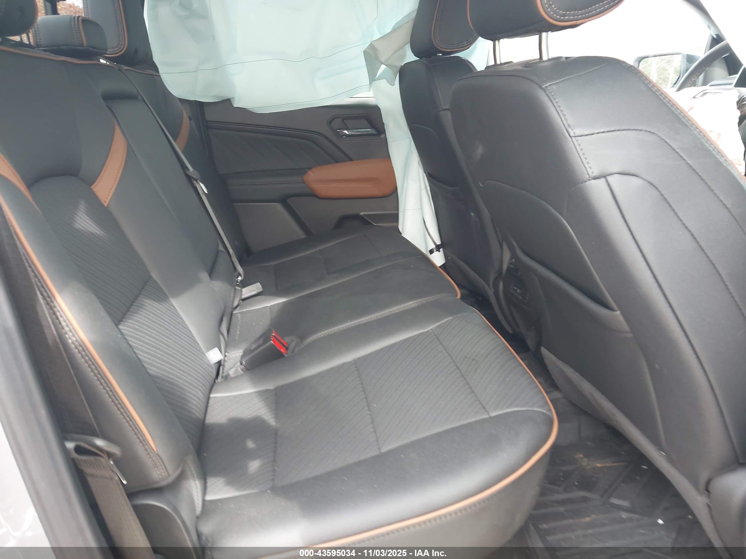 GMC CANYON image 8