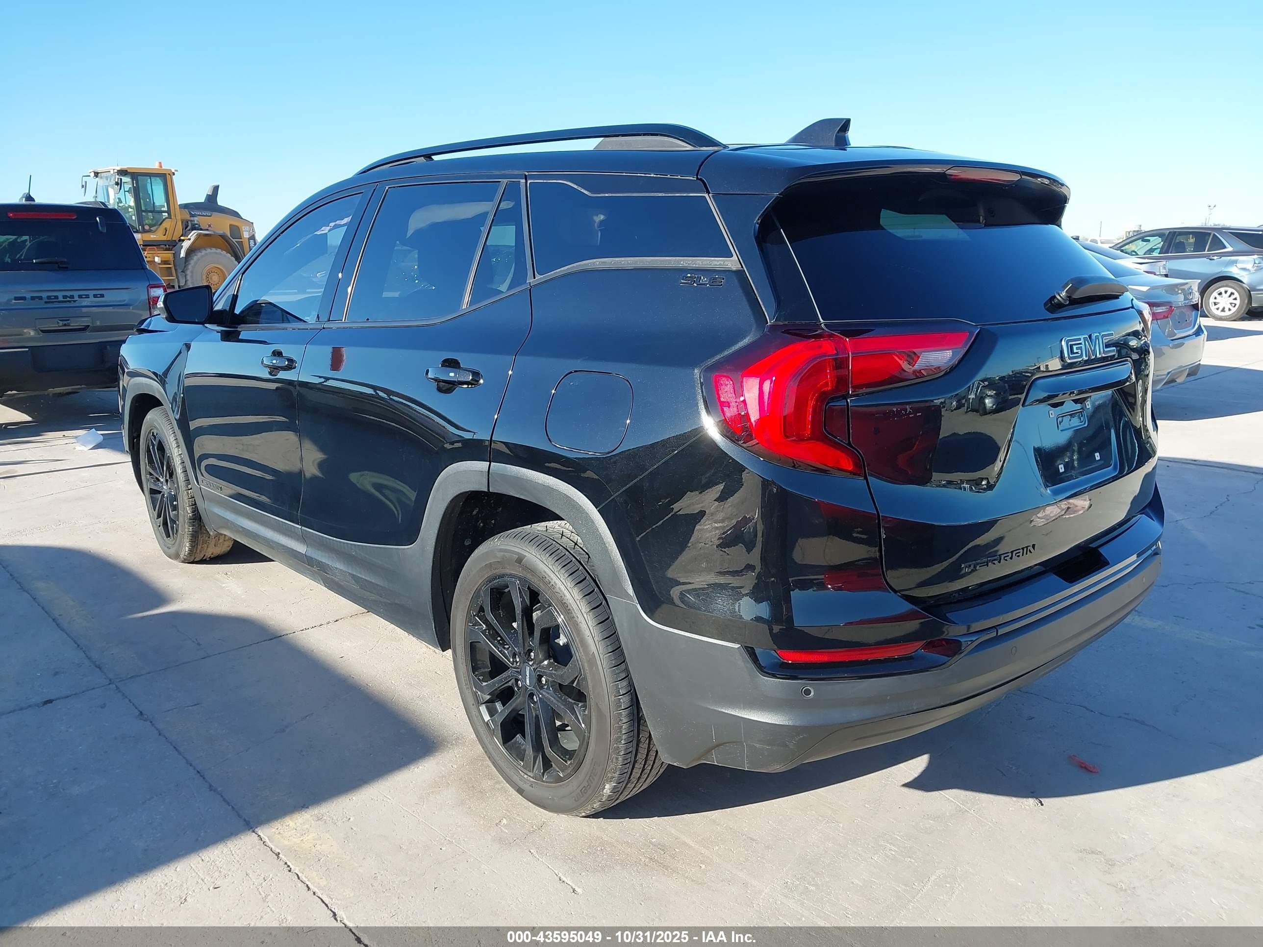 GMC TERRAIN image 3