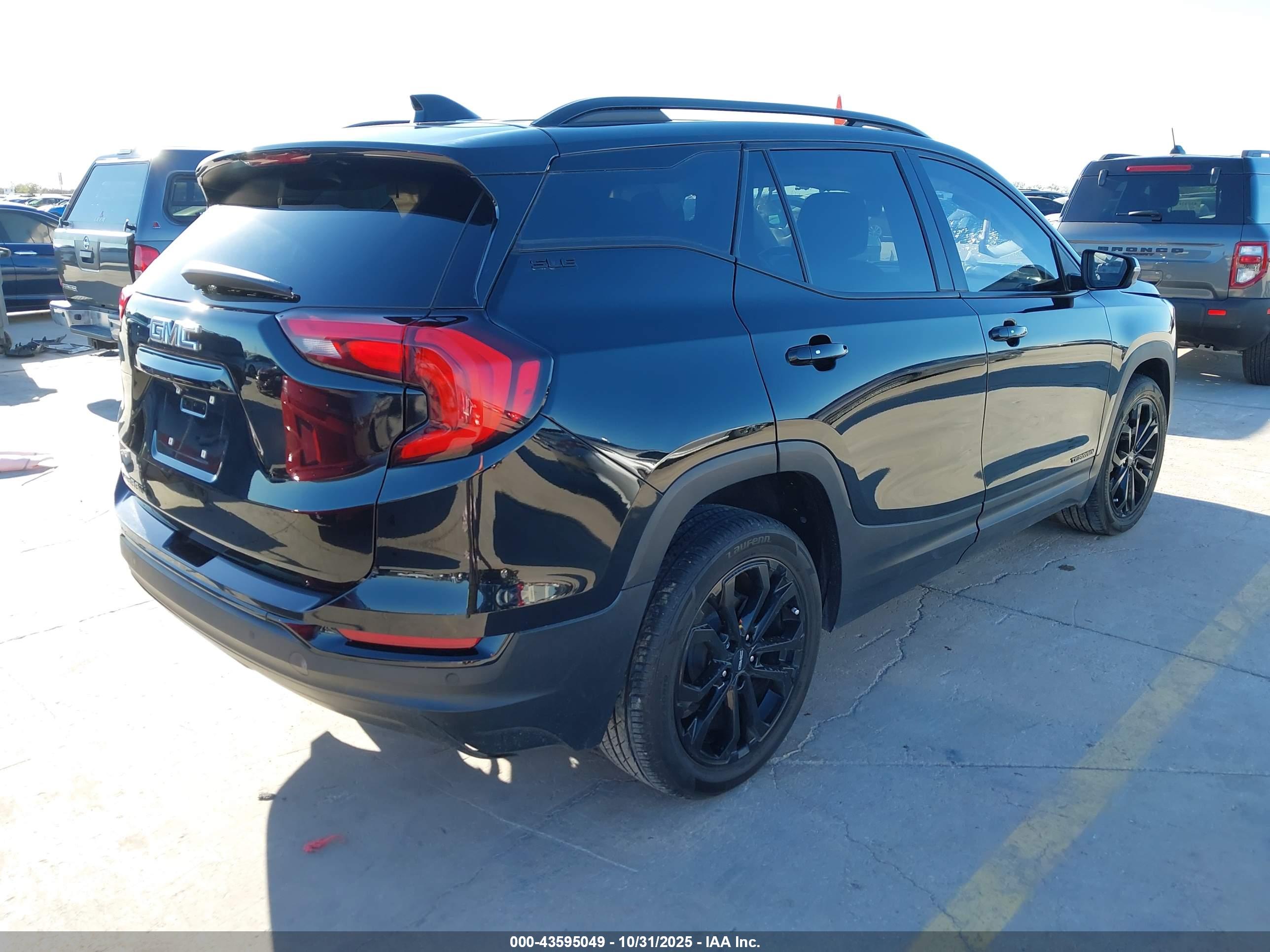 GMC TERRAIN image 4