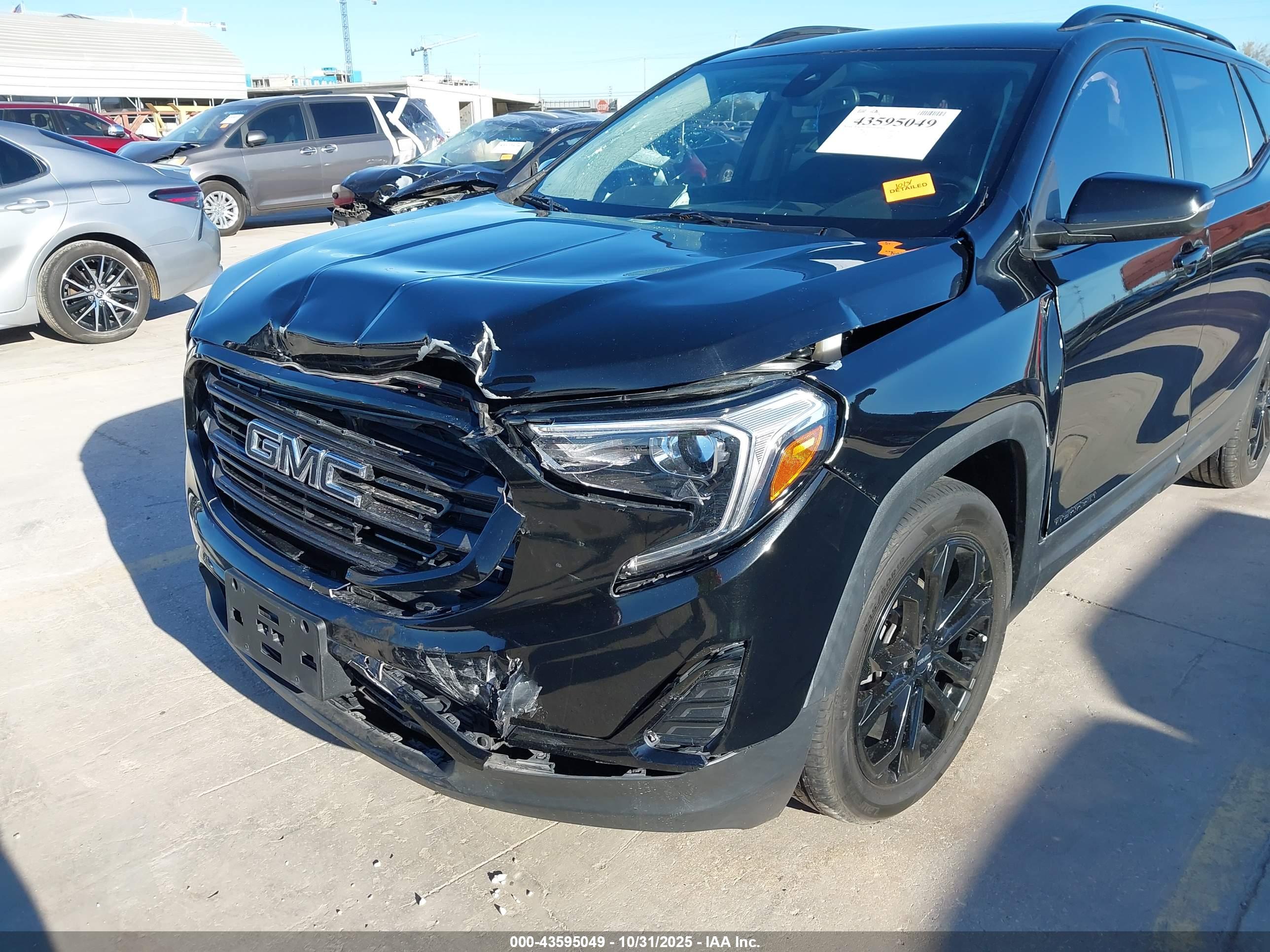 GMC TERRAIN image 6