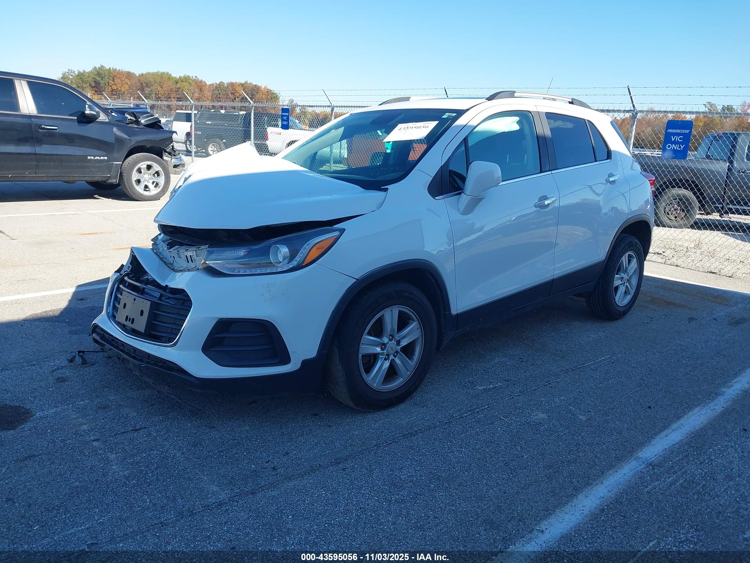CHEVROLET TRAX image 2