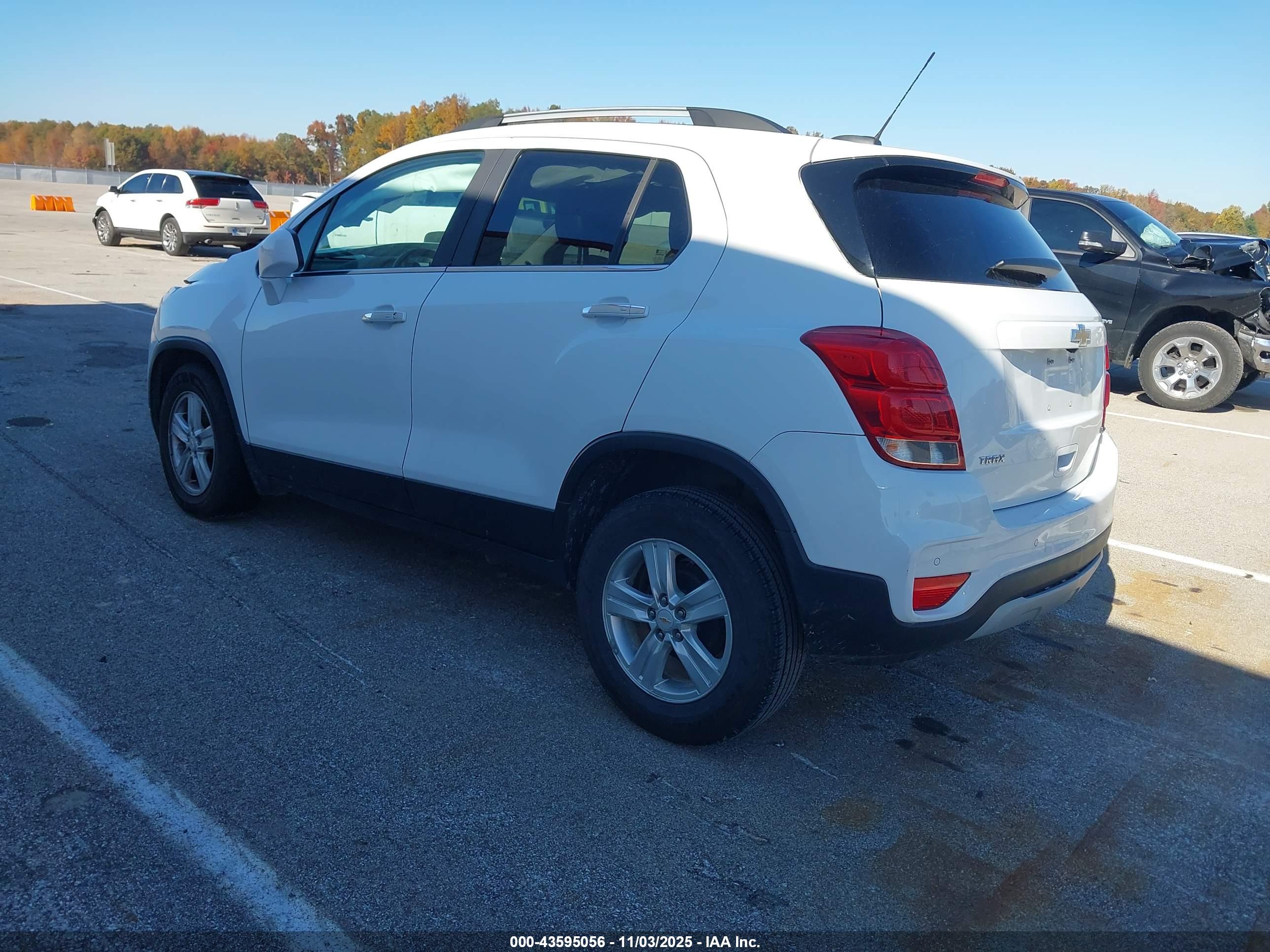 CHEVROLET TRAX image 3
