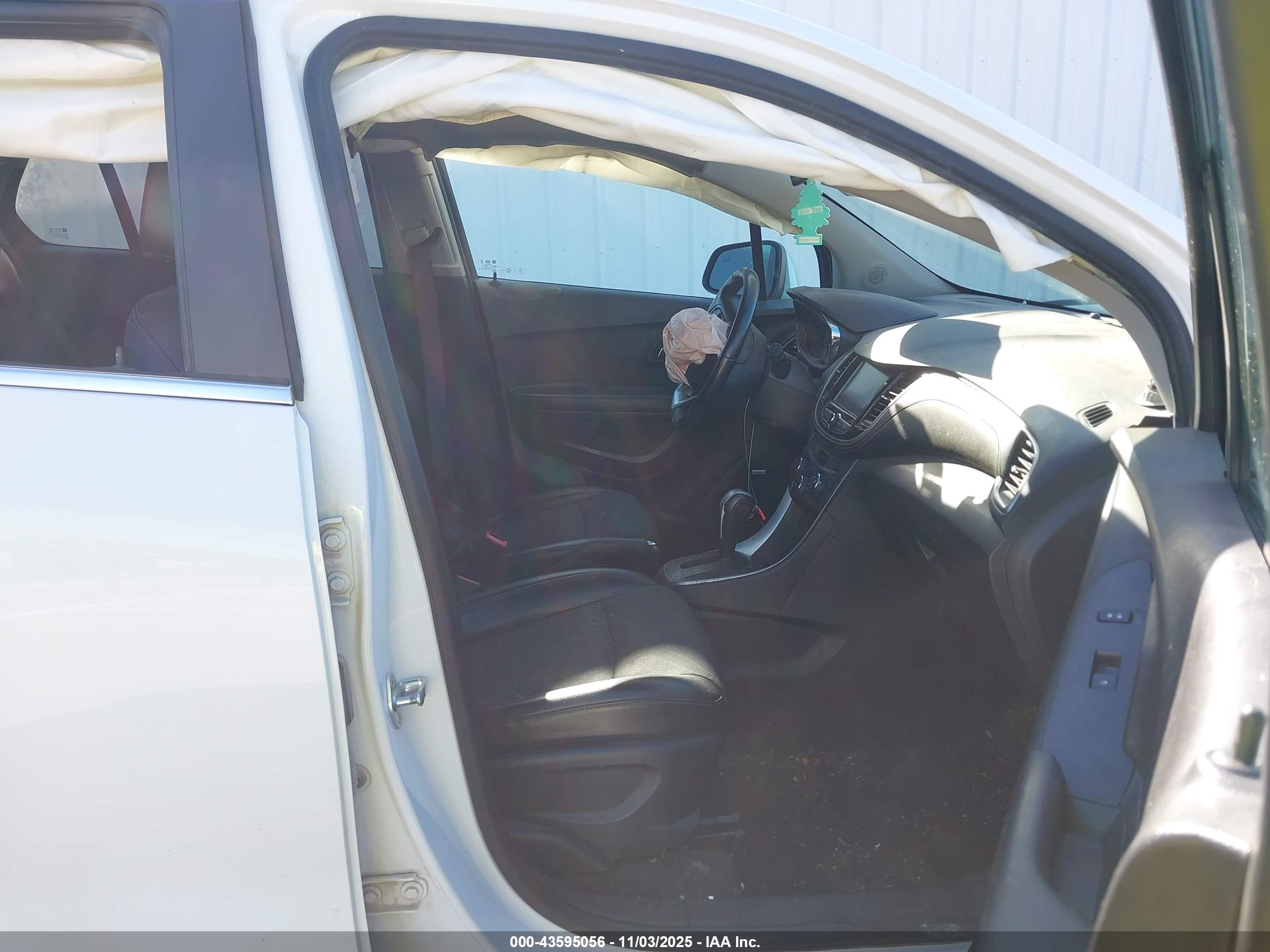 CHEVROLET TRAX image 5