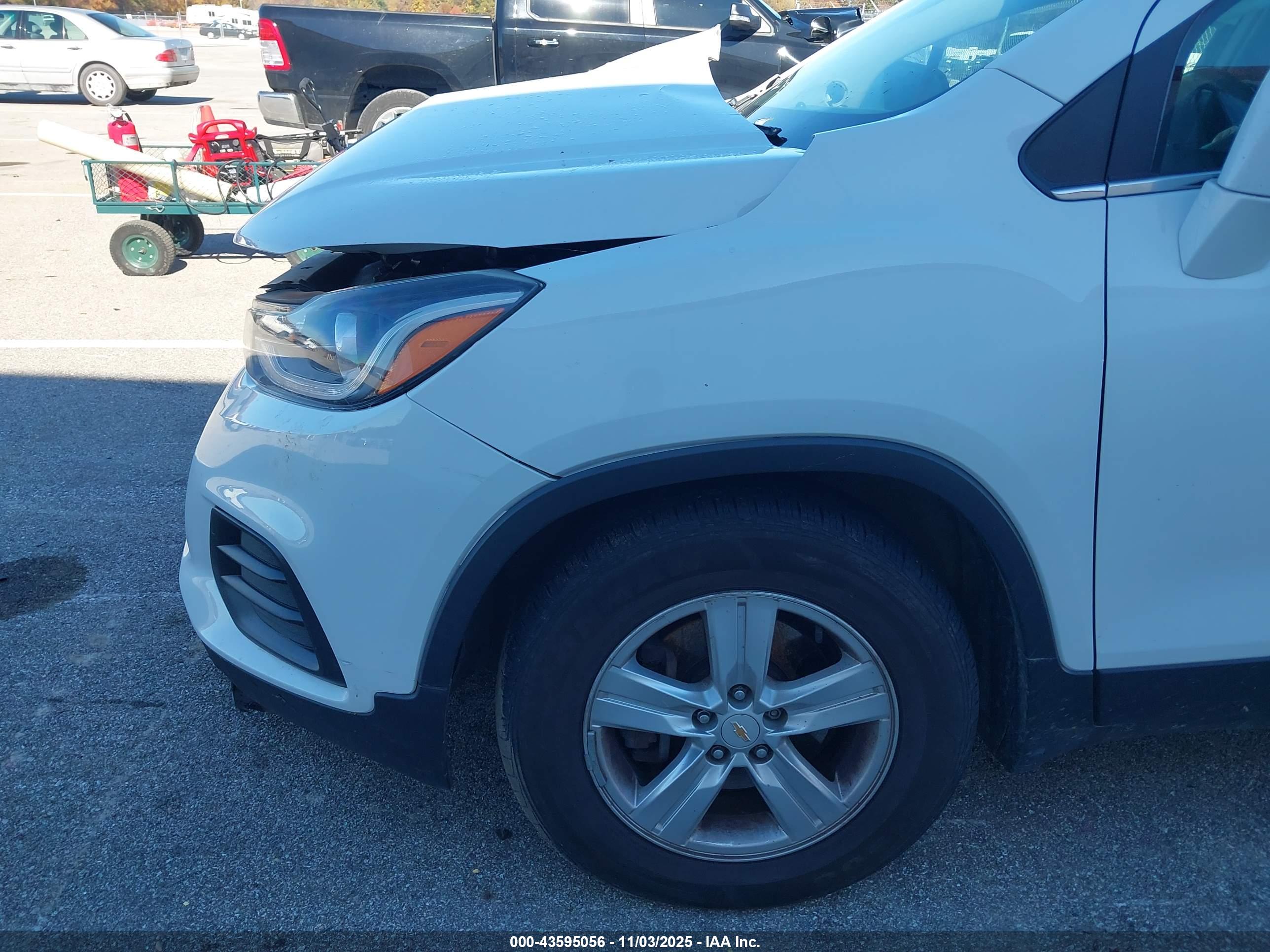 CHEVROLET TRAX image 6