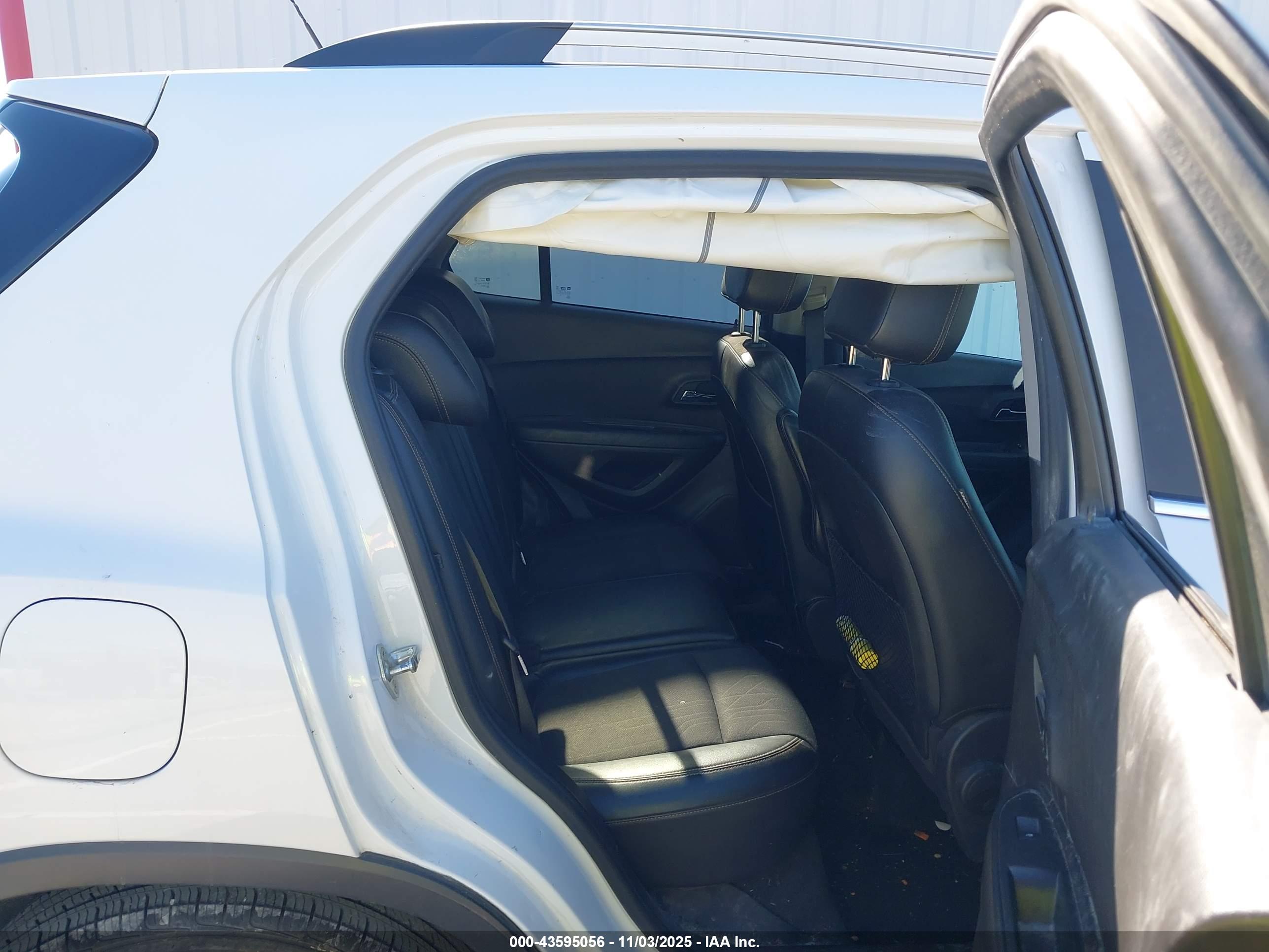CHEVROLET TRAX image 8