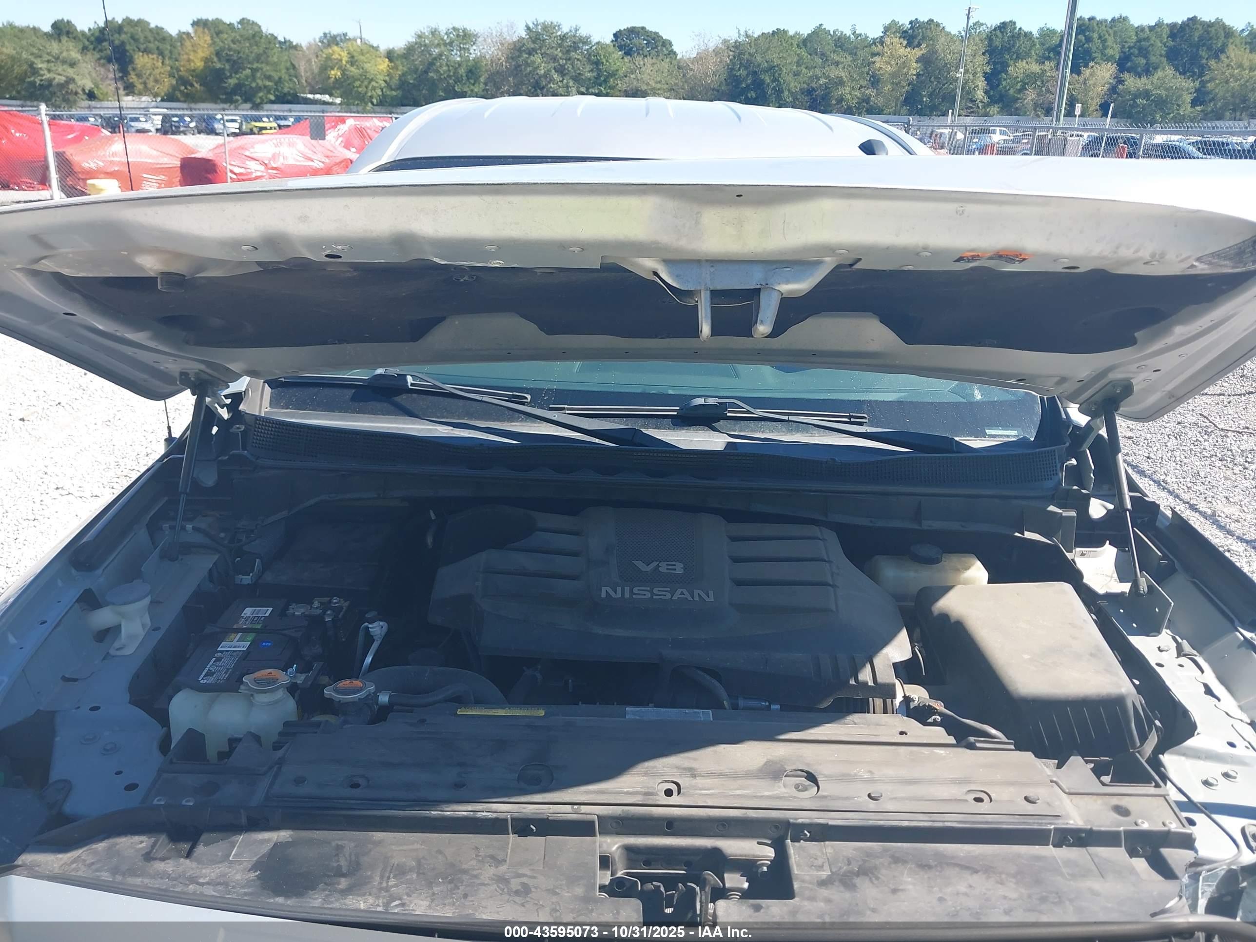NISSAN TITAN image 10
