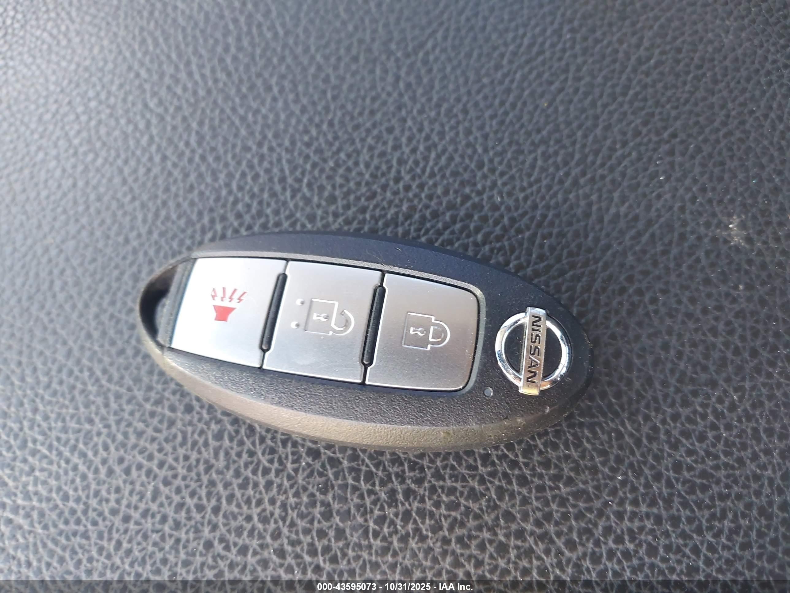 NISSAN TITAN image 11