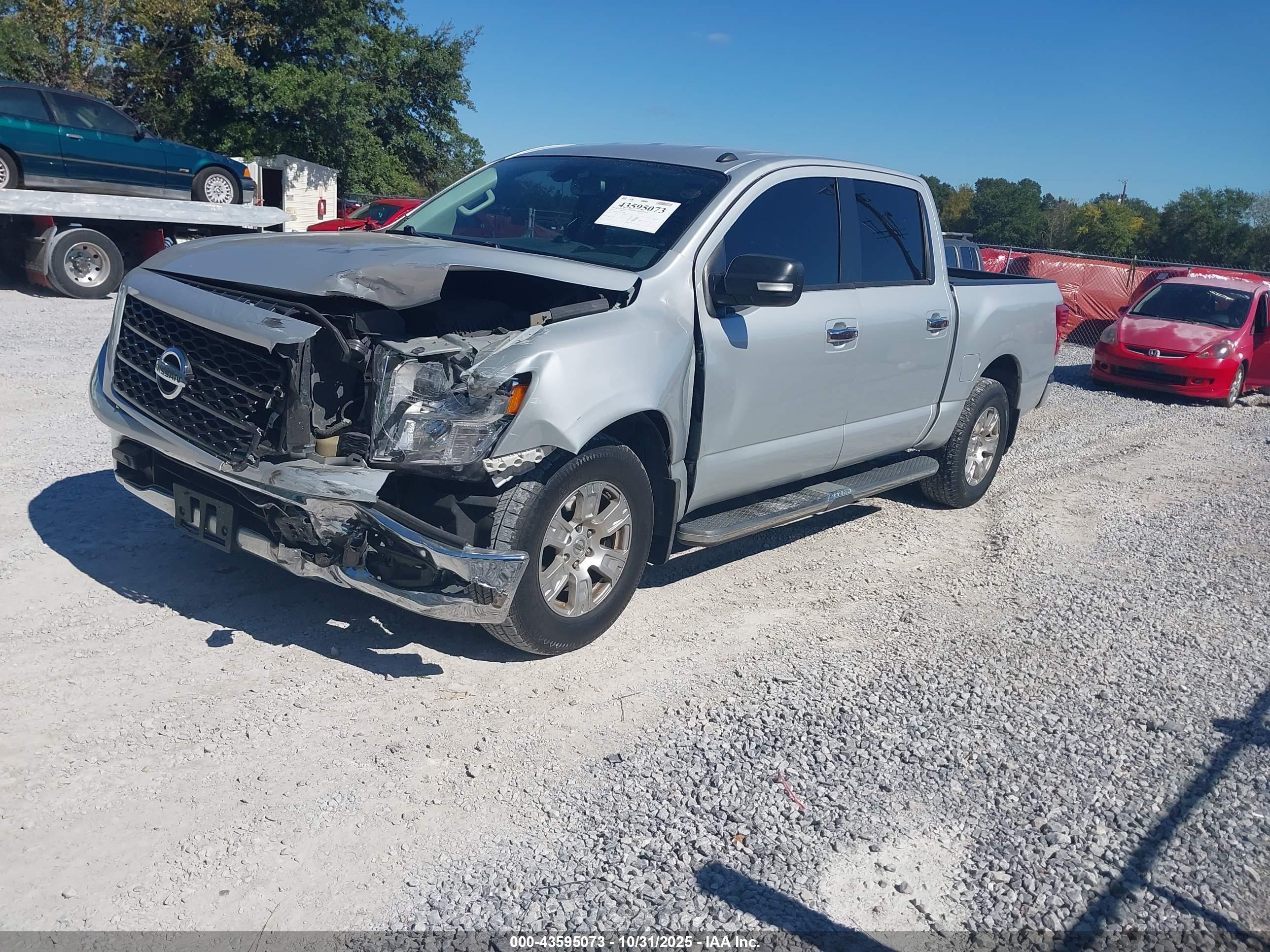 NISSAN TITAN image 2