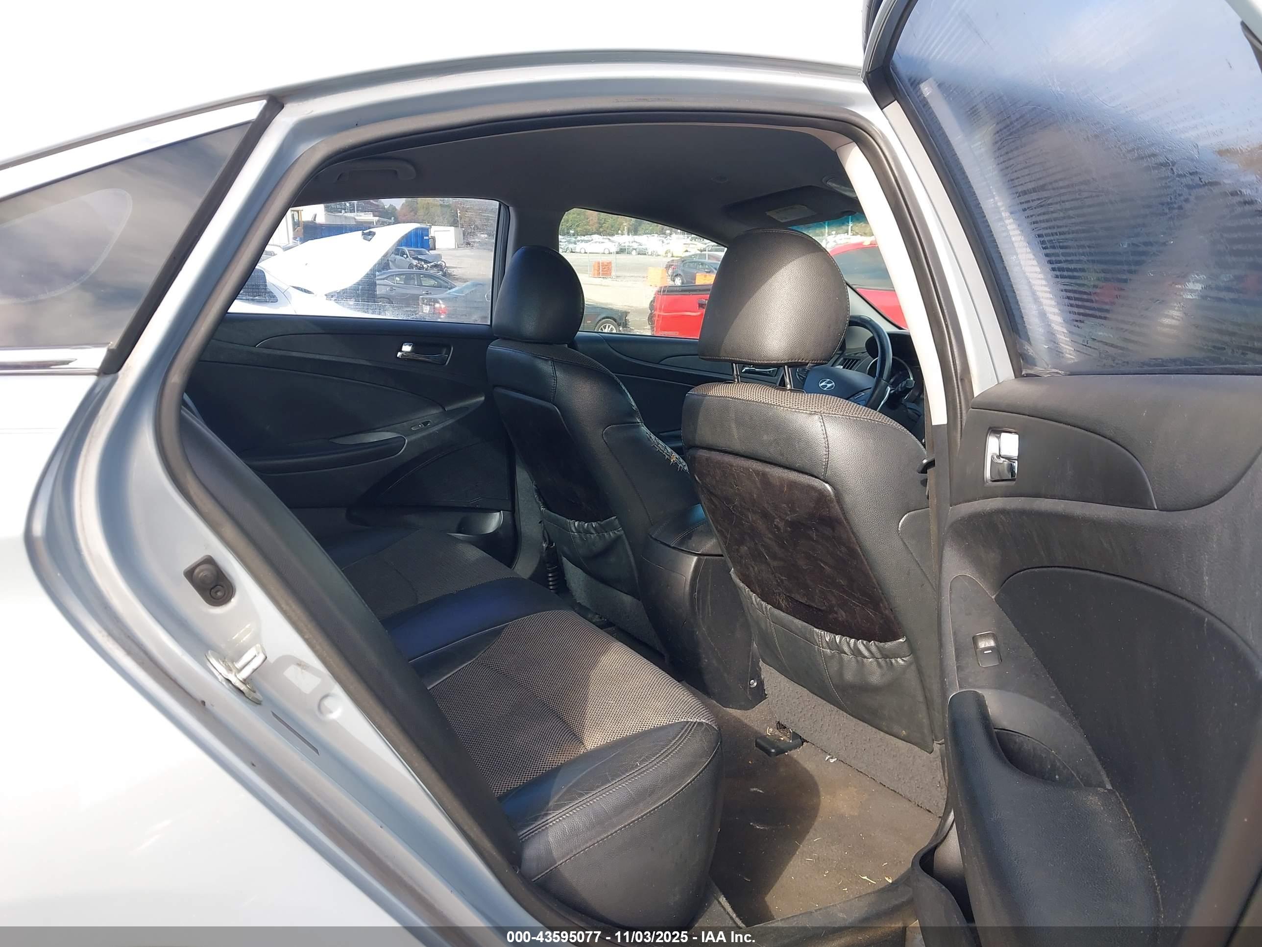HYUNDAI SONATA image 8